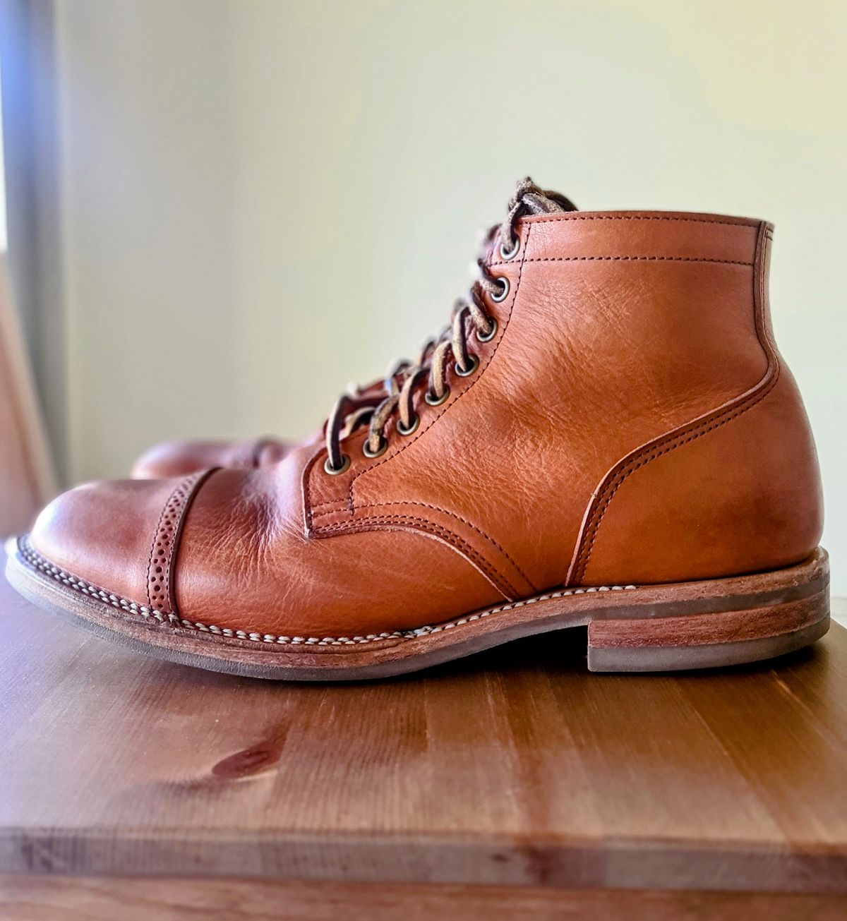 Photo by mormus on February 5, 2023 of the Viberg Service Boot in Tochigi Natural Cowhide.