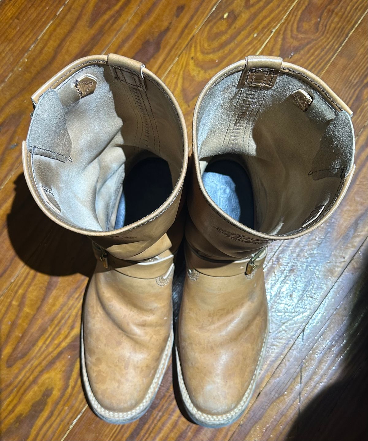 Photo by bootsfeet on November 6, 2024 of the Wesco Mister Lou in Maryam Natural Horsebutt.