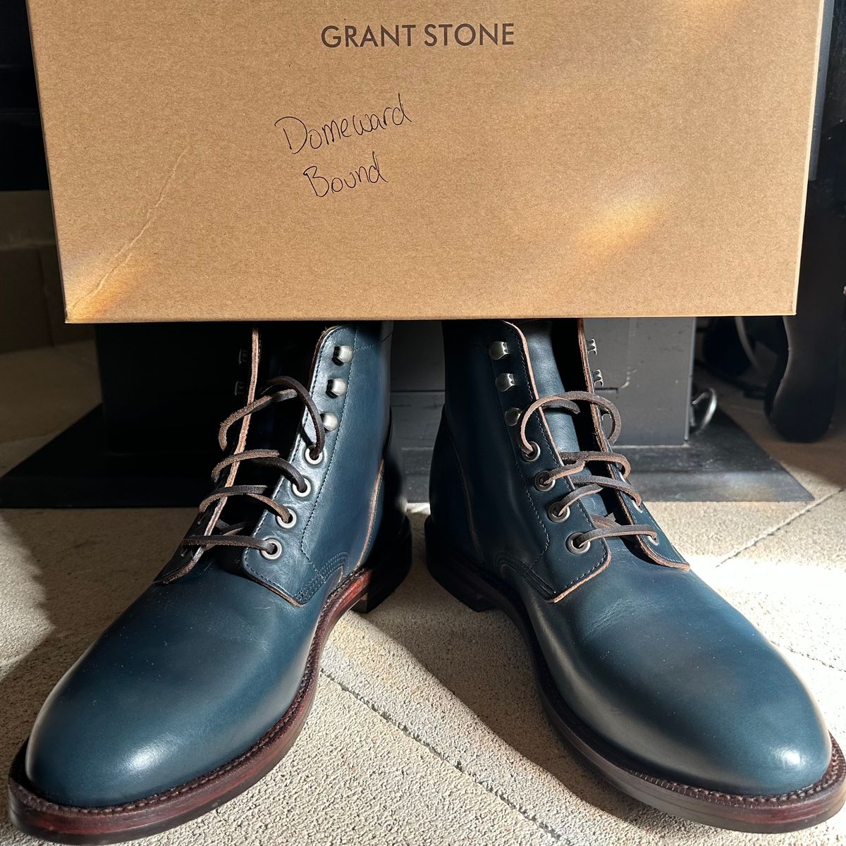 Photo by bootsfeet on October 7, 2023 of the Grant Stone Diesel Boot in Horween Navy Chromexcel.