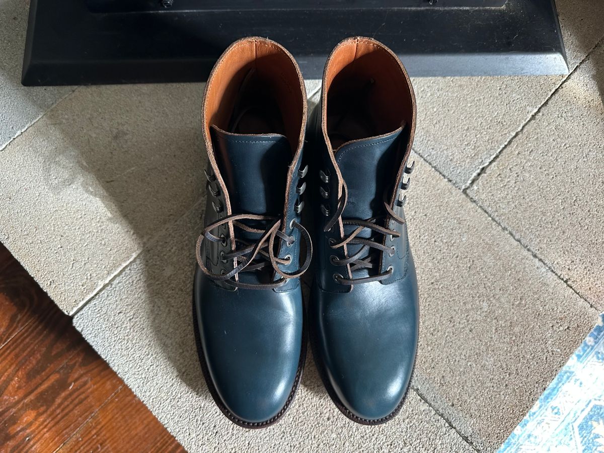 Photo by bootsfeet on October 7, 2023 of the Grant Stone Diesel Boot in Horween Navy Chromexcel.