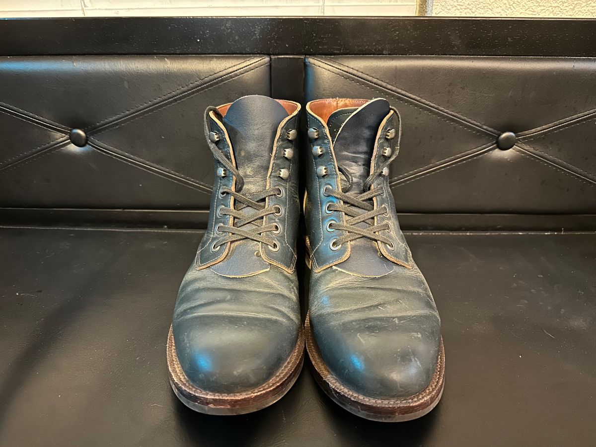 Photo by bootsfeet on November 6, 2023 of the Grant Stone Diesel Boot in Horween Navy Chromexcel.
