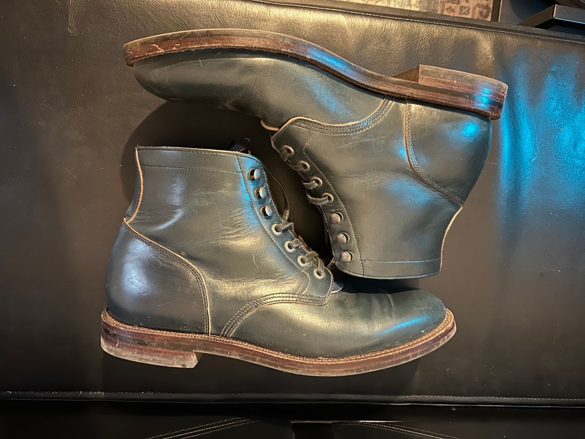 Photo by bootsfeet on November 6, 2023 of the Grant Stone Diesel Boot in Horween Navy Chromexcel.