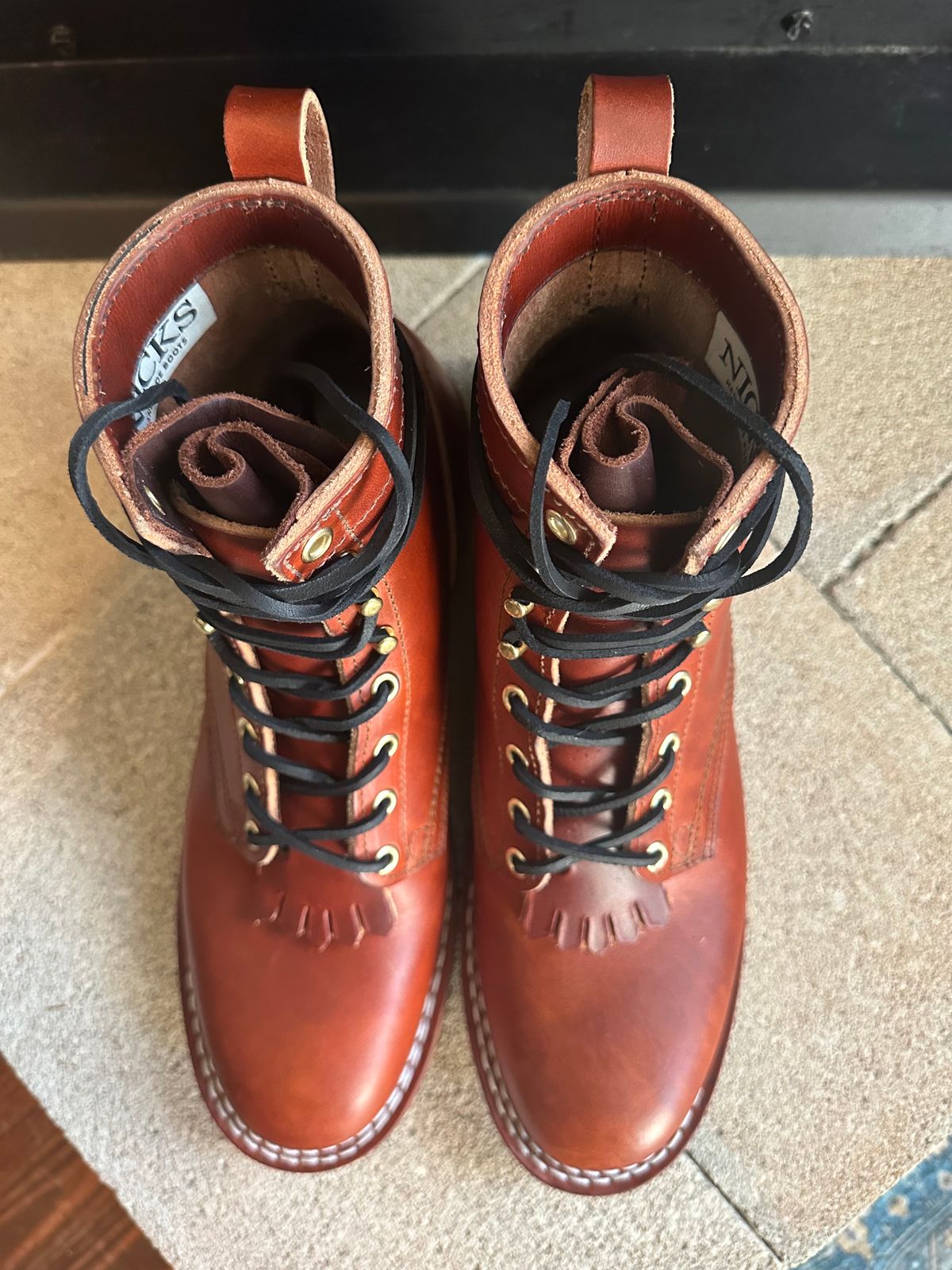 Photo by bootsfeet on October 3, 2023 of the Nicks Falcon in Wickett & Craig Tan Oiled Latigo.