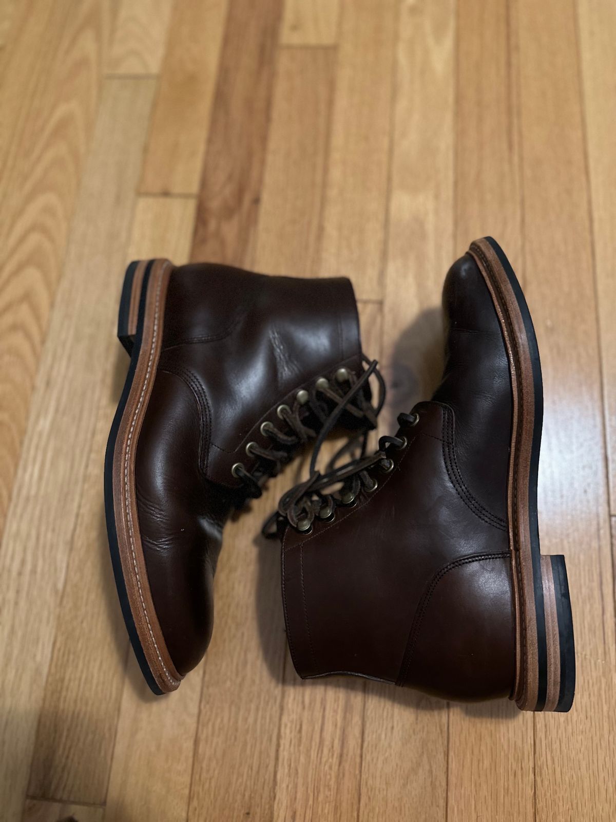 Photo by cbmoore10 on November 6, 2023 of the Grant Stone Diesel Boot in Horween Crimson Chromexcel.