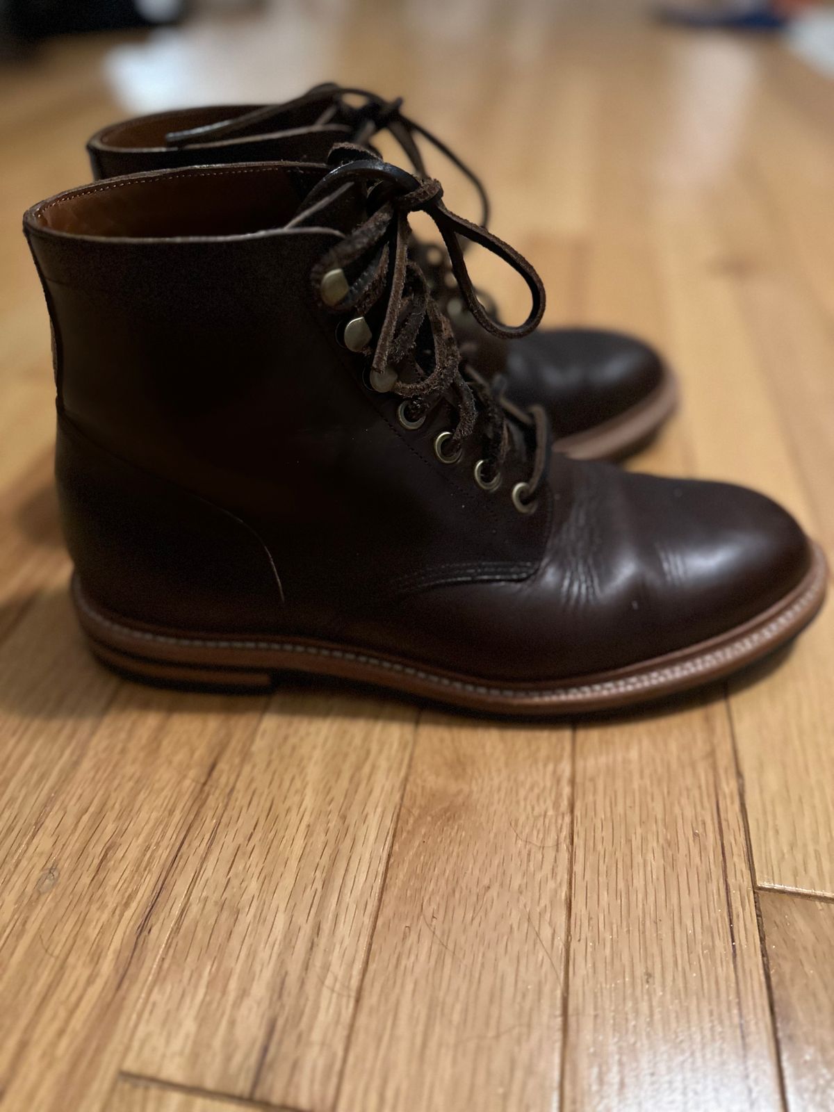 Photo by cbmoore10 on November 6, 2023 of the Grant Stone Diesel Boot in Horween Crimson Chromexcel.