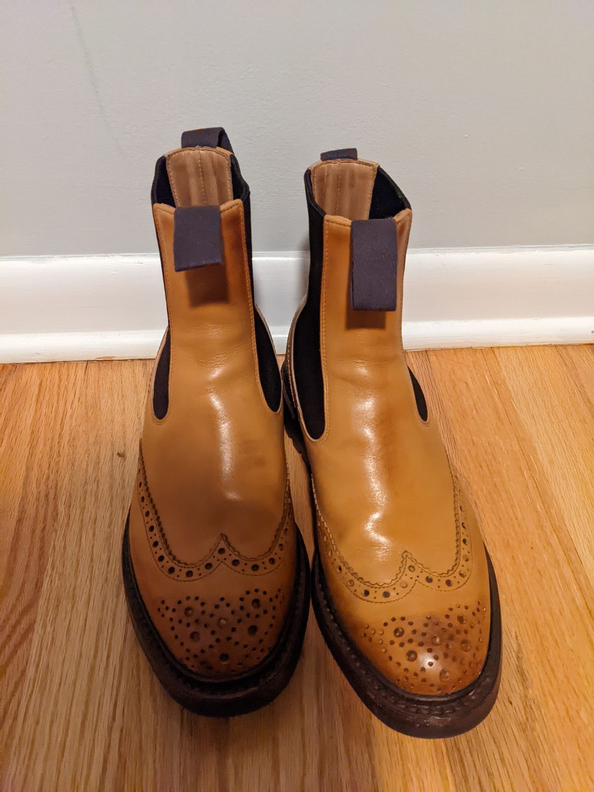 Photo by bensta96 on December 6, 2022 of the Tricker's Henry Country Dealer Boot in 1001 Burnished Calf.