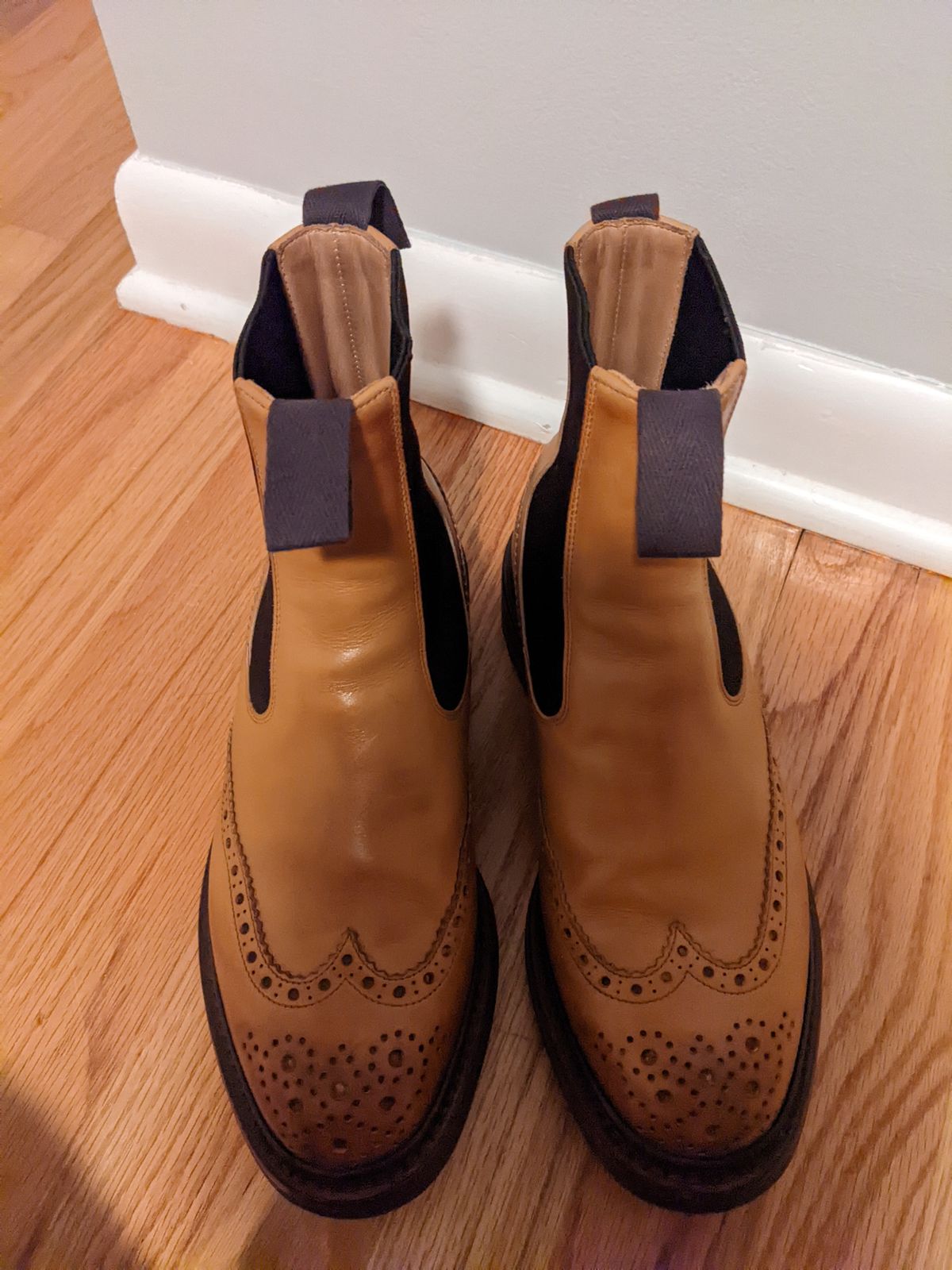 Photo by bensta96 on December 6, 2022 of the Tricker's Henry Country Dealer Boot in 1001 Burnished Calf.