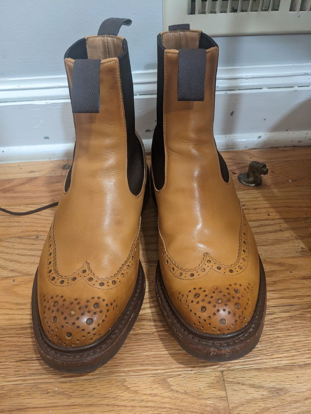 Photo by bensta96 on January 6, 2023 of the Tricker's Henry Country Dealer Boot in 1001 Burnished Calf.