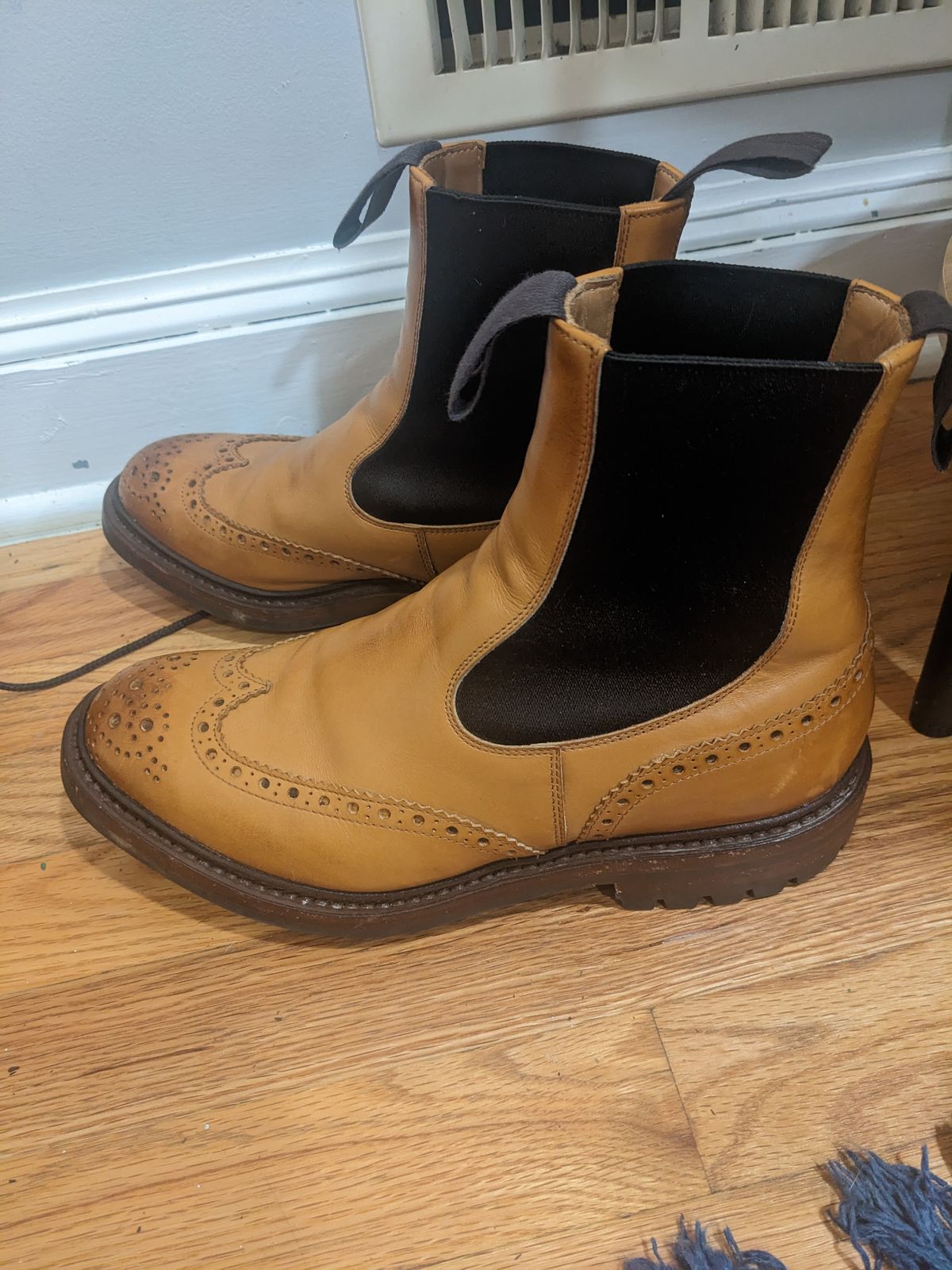 Photo by bensta96 on January 6, 2023 of the Tricker's Henry Country Dealer Boot in 1001 Burnished Calf.