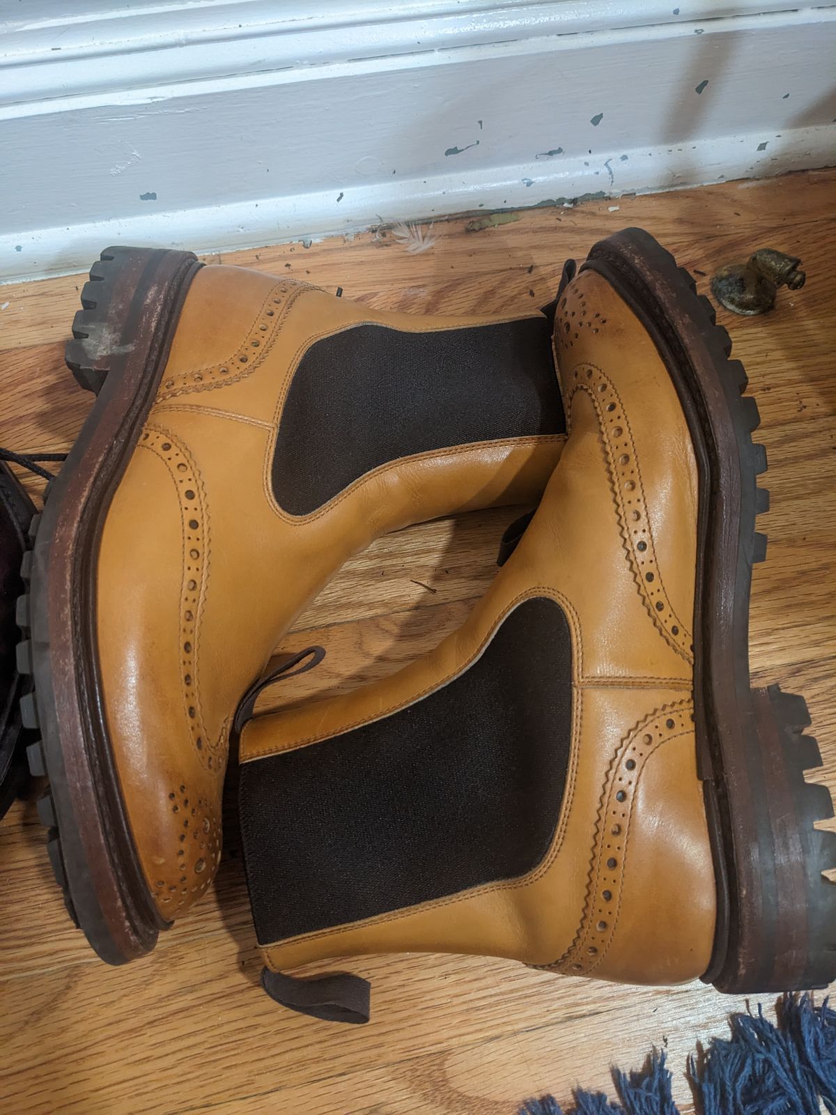 Photo by bensta96 on January 6, 2023 of the Tricker's Henry Country Dealer Boot in 1001 Burnished Calf.