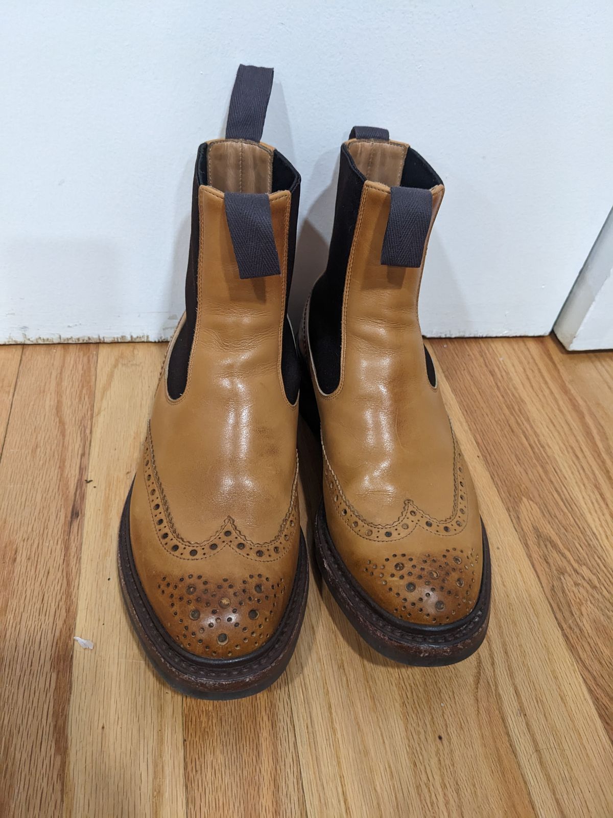 Photo by bensta96 on February 6, 2023 of the Tricker's Henry Country Dealer Boot in 1001 Burnished Calf.