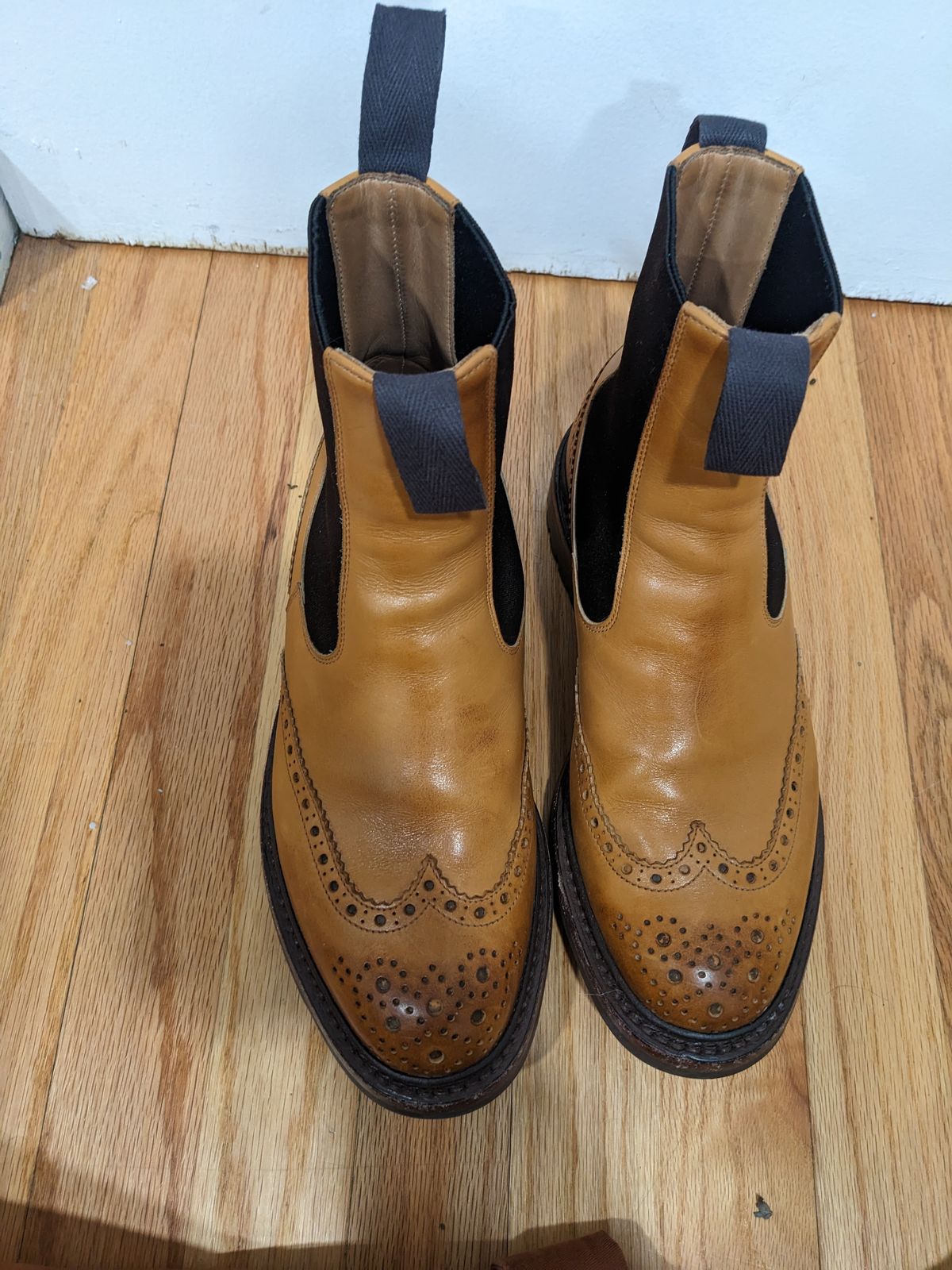 Photo by bensta96 on February 6, 2023 of the Tricker's Henry Country Dealer Boot in 1001 Burnished Calf.