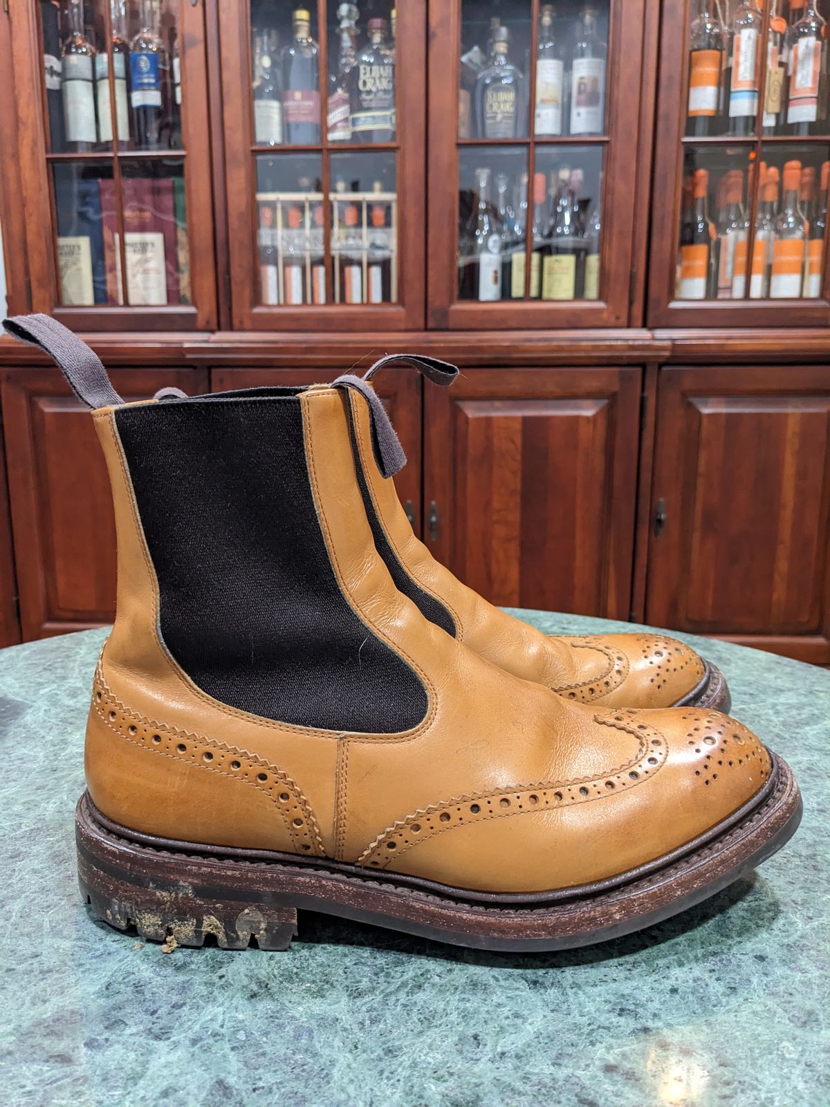 Photo by bensta96 on March 6, 2023 of the Tricker's Henry Country Dealer Boot in 1001 Burnished Calf.