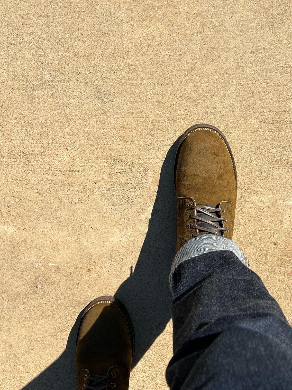 Photo by scoffz on October 1, 2022 of the Viberg Service Boot in Horween Mushroom Chamois Roughout.