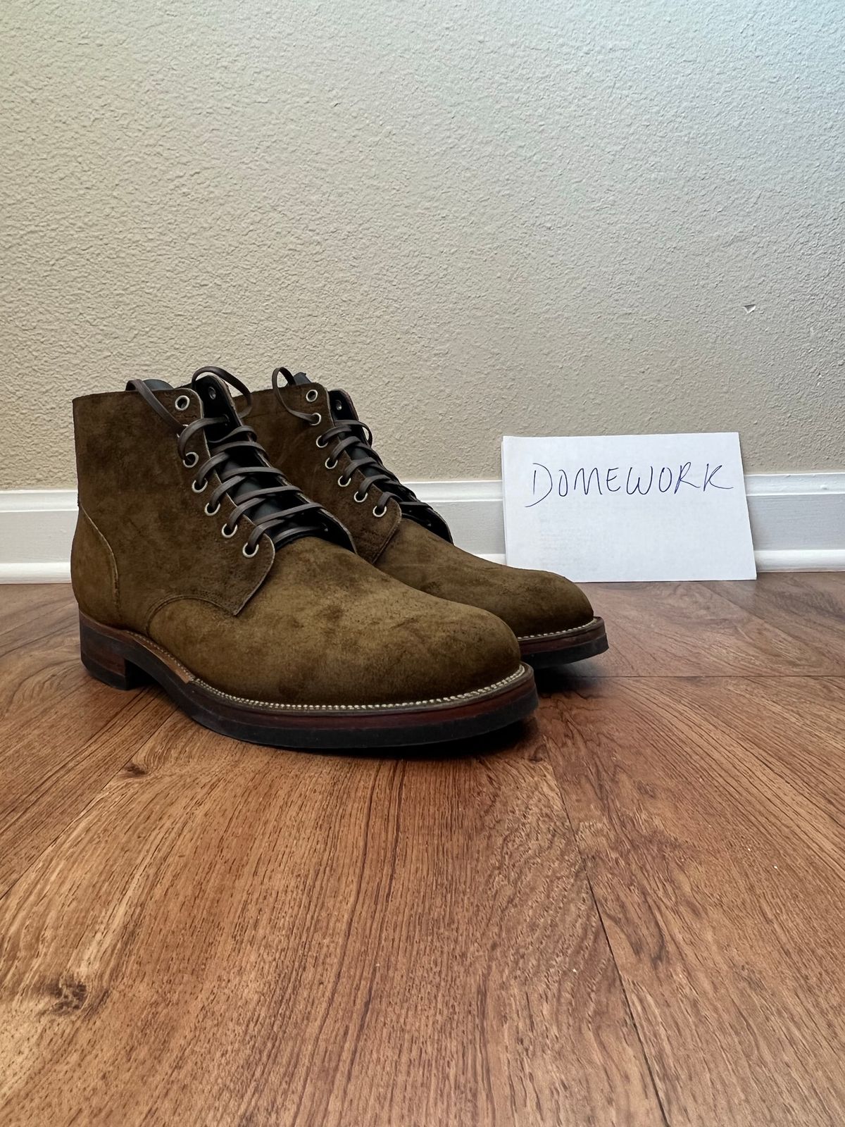 Photo by scoffz on October 1, 2022 of the Viberg Service Boot in Horween Mushroom Chamois Roughout.