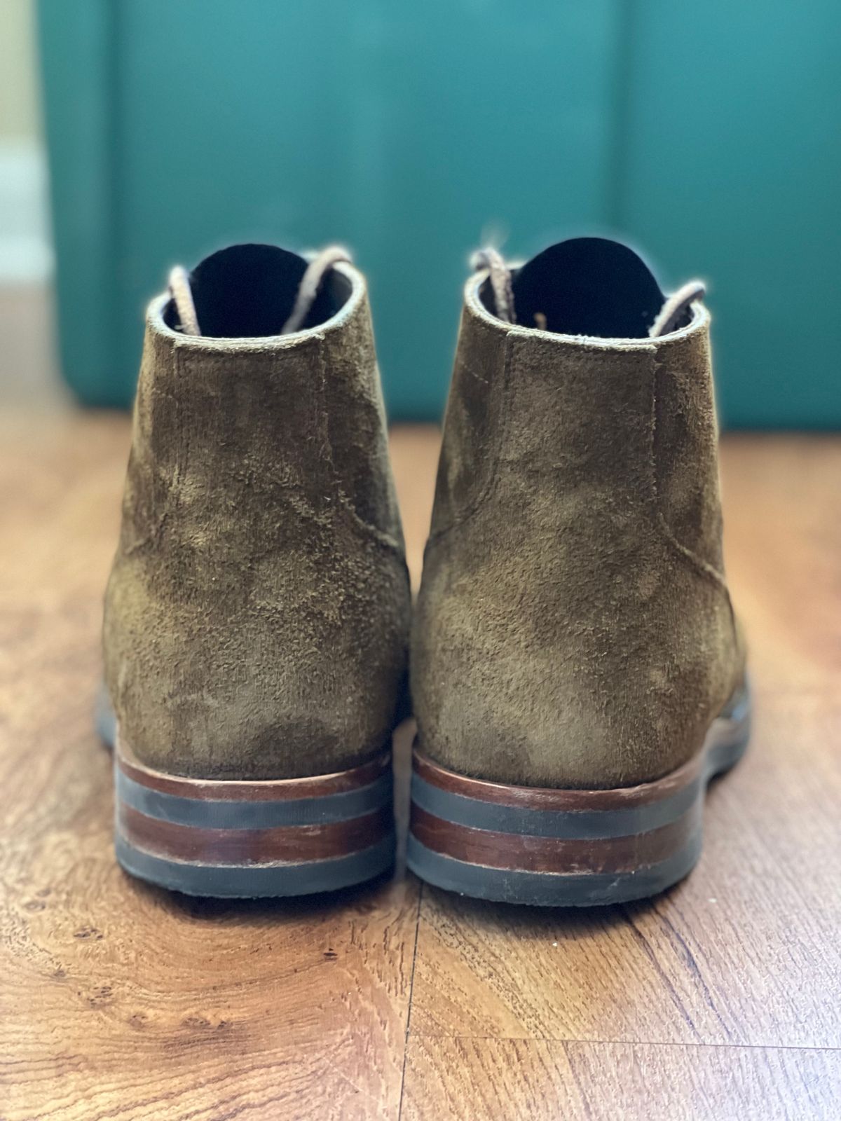 Photo by scoffz on November 5, 2022 of the Viberg Service Boot in Horween Mushroom Chamois Roughout.