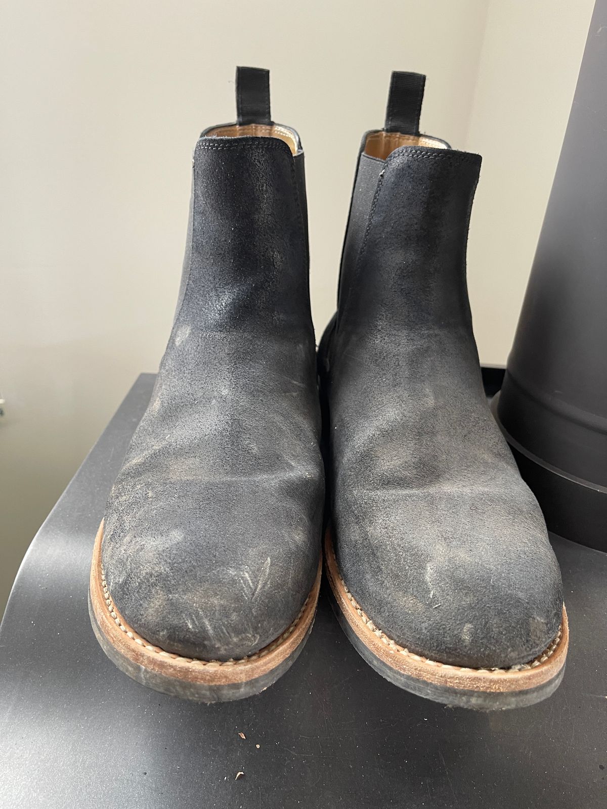 Photo by thelibertytree on January 2, 2023 of the Mark Albert Chelsea Boot in C.F. Stead Black Waxy Commander Suede.