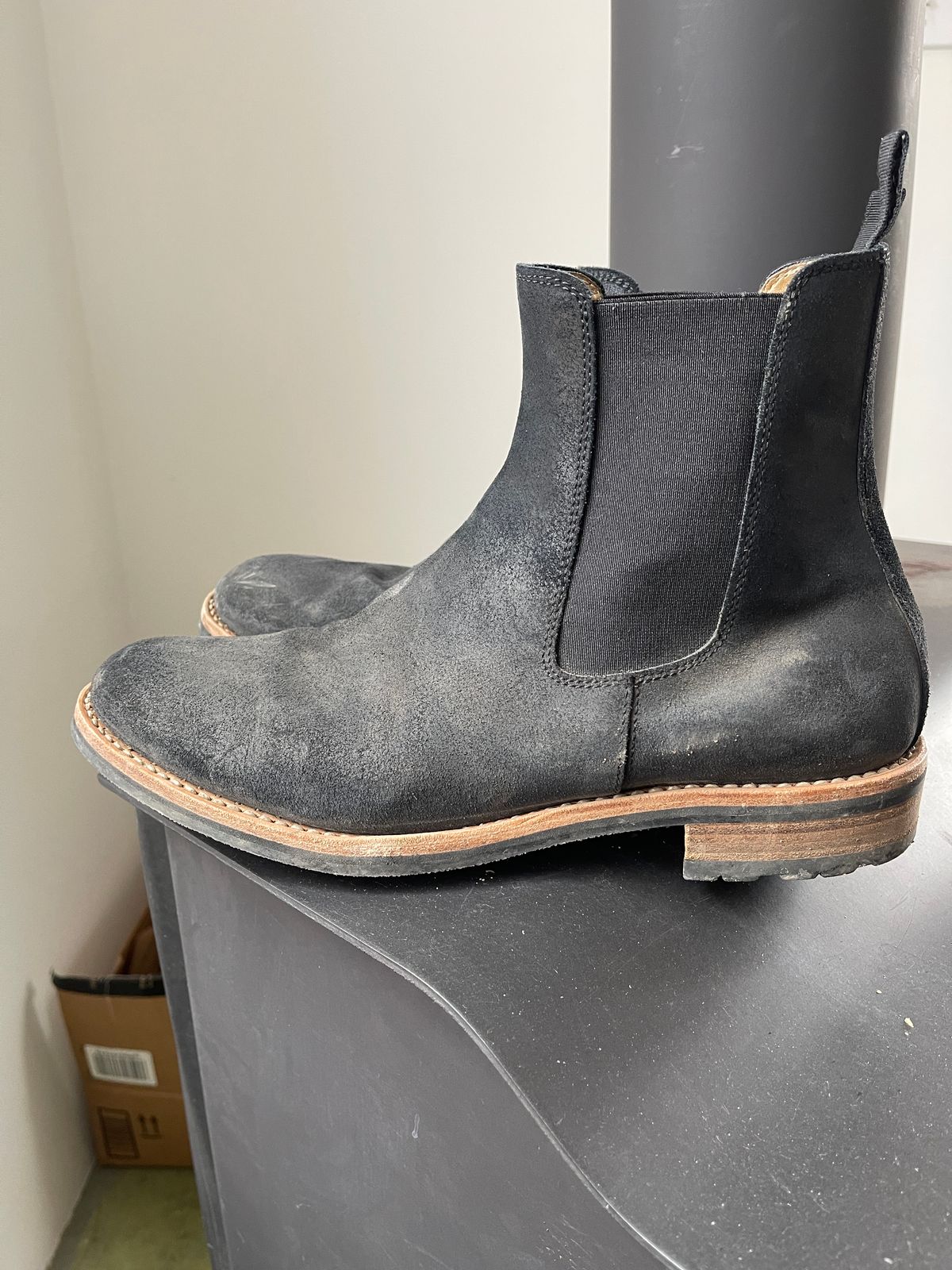 Photo by thelibertytree on January 2, 2023 of the Mark Albert Chelsea Boot in C.F. Stead Black Waxy Commander Suede.