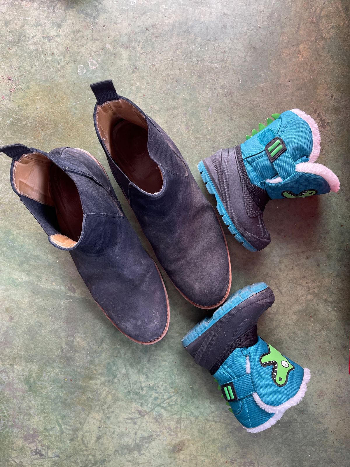 Photo by thelibertytree on February 4, 2023 of the Mark Albert Chelsea Boot in C.F. Stead Black Waxy Commander Suede.