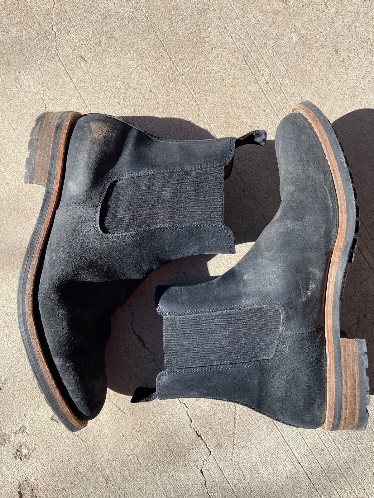 Photo by thelibertytree on February 4, 2023 of the Mark Albert Chelsea Boot in C.F. Stead Black Waxy Commander Suede.