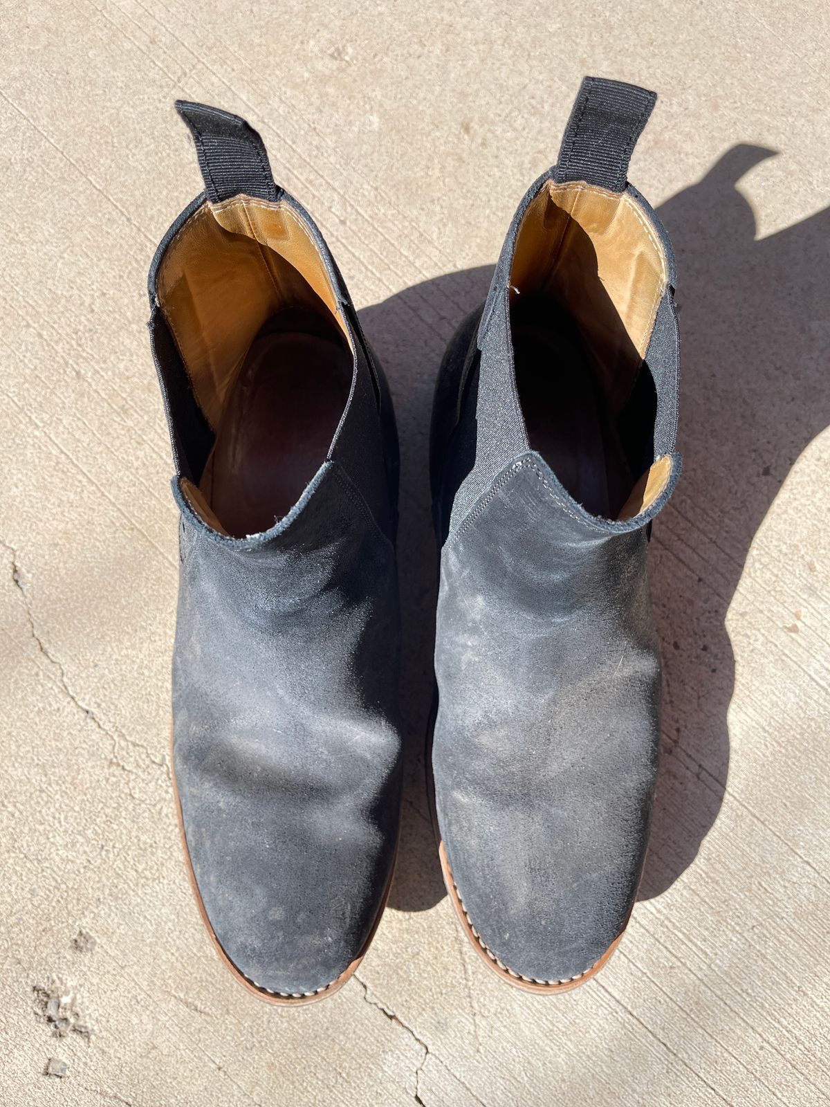 Photo by thelibertytree on February 4, 2023 of the Mark Albert Chelsea Boot in C.F. Stead Black Waxy Commander Suede.