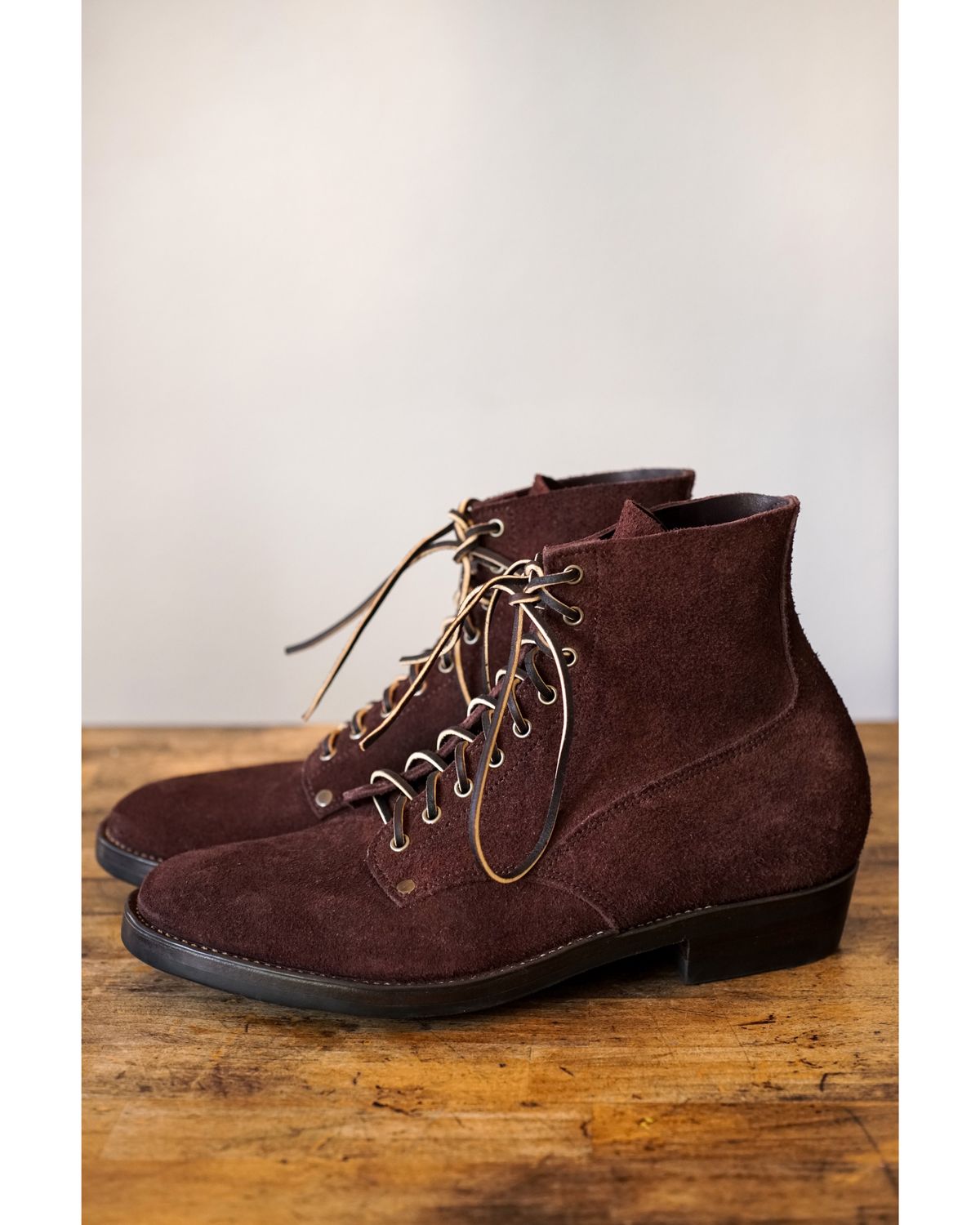Photo by boootlicker on October 1, 2023 of the NF Bootmaker Fritz Boot in J&FJ Baker Australian Nut Panel Hide Roughout.