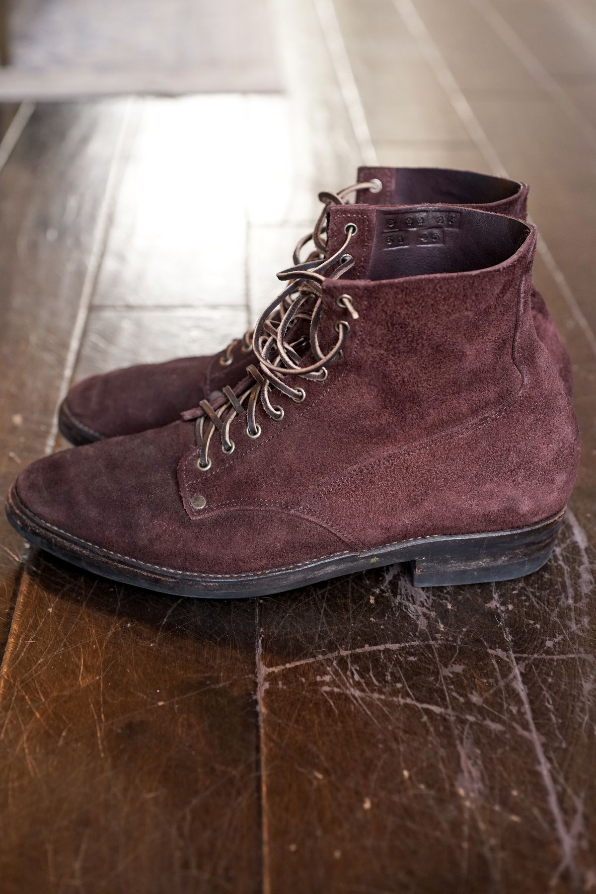 Photo by boootlicker on November 4, 2023 of the NF Bootmaker Fritz Boot in J&FJ Baker Australian Nut Panel Hide Roughout.