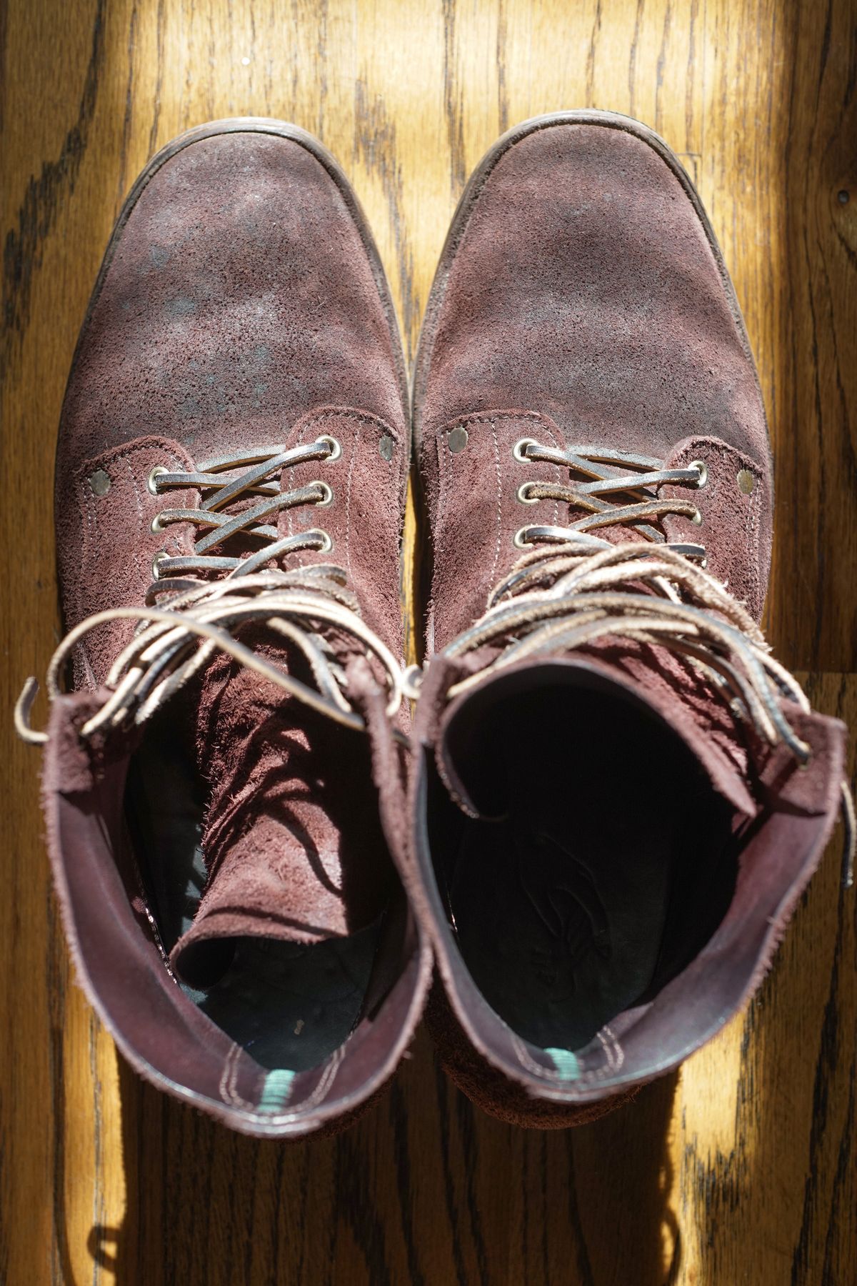 Photo by boootlicker on December 3, 2023 of the NF Bootmaker Fritz Boot in J&FJ Baker Australian Nut Panel Hide Roughout.