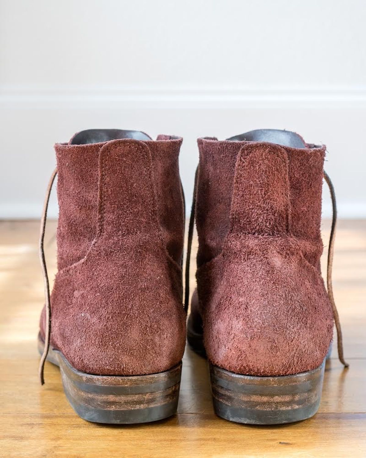 Photo by boootlicker on January 3, 2024 of the NF Bootmaker Fritz Boot in J&FJ Baker Australian Nut Panel Hide Roughout.
