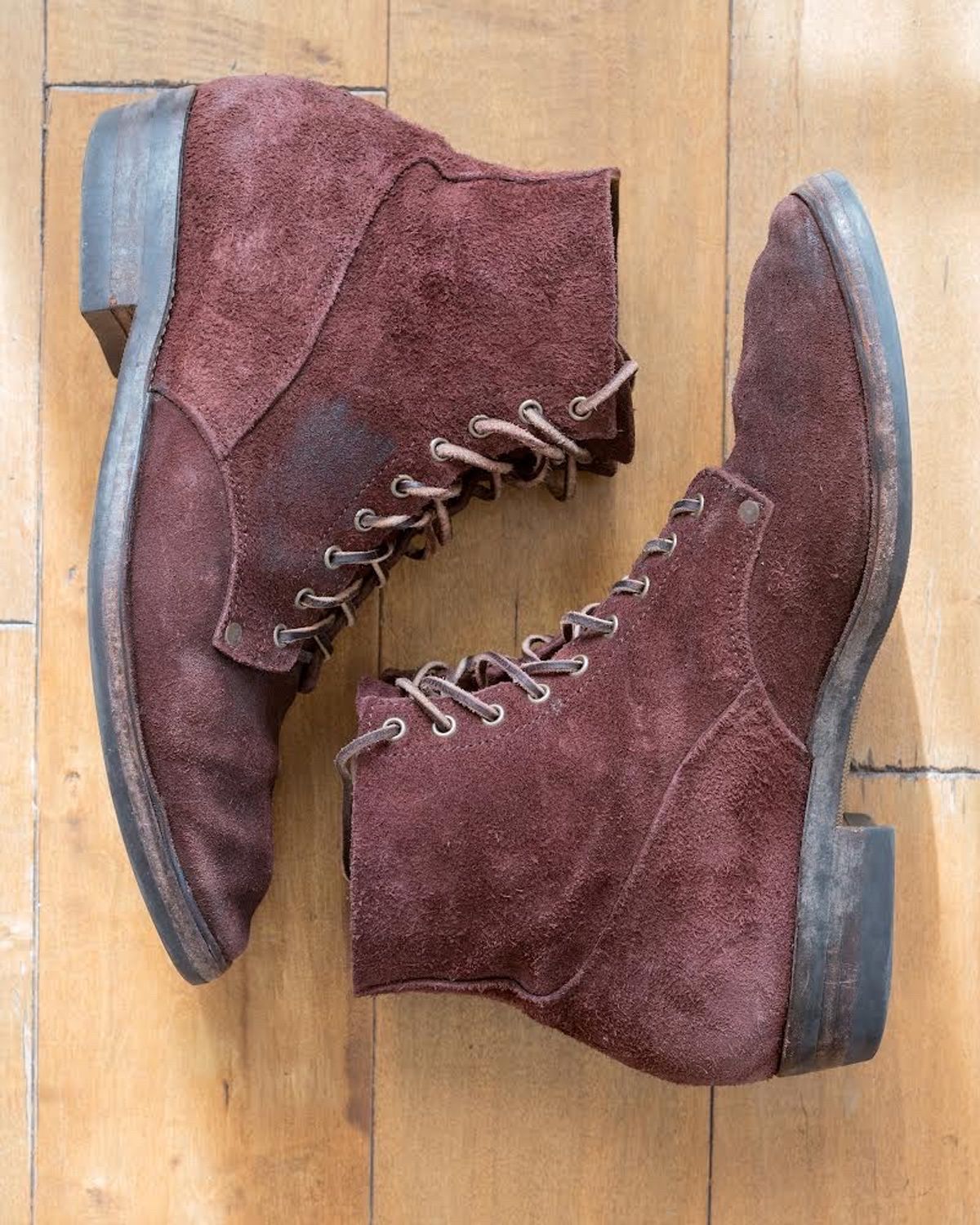 Photo by boootlicker on January 3, 2024 of the NF Bootmaker Fritz Boot in J&FJ Baker Australian Nut Panel Hide Roughout.