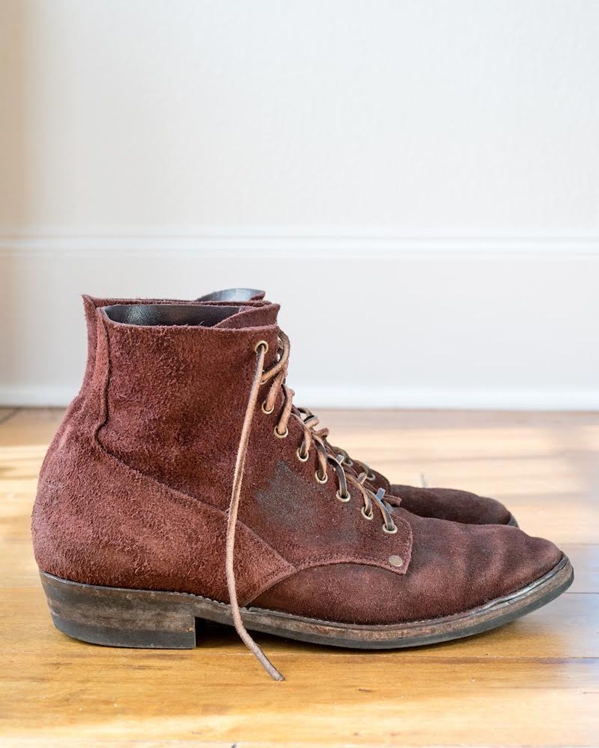Photo by boootlicker on January 3, 2024 of the NF Bootmaker Fritz Boot in J&FJ Baker Australian Nut Panel Hide Roughout.