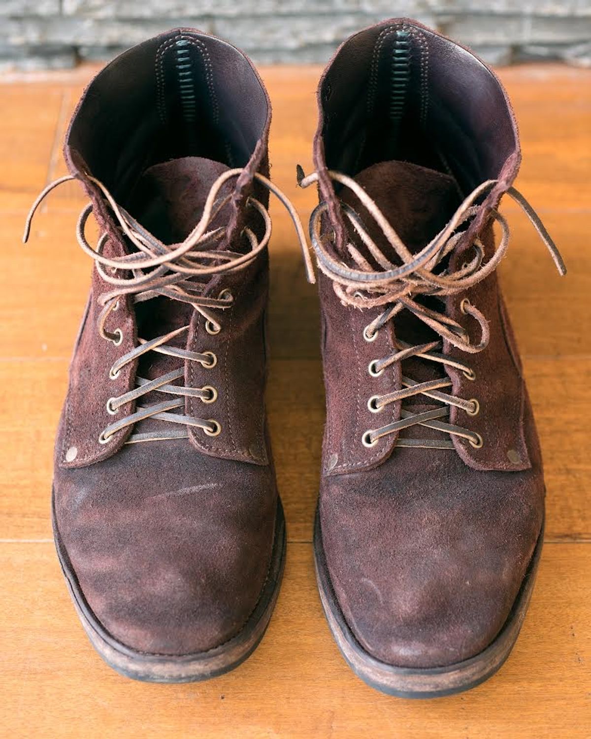 Photo by boootlicker on April 6, 2024 of the NF Bootmaker Fritz Boot in J&FJ Baker Australian Nut Panel Hide Roughout.