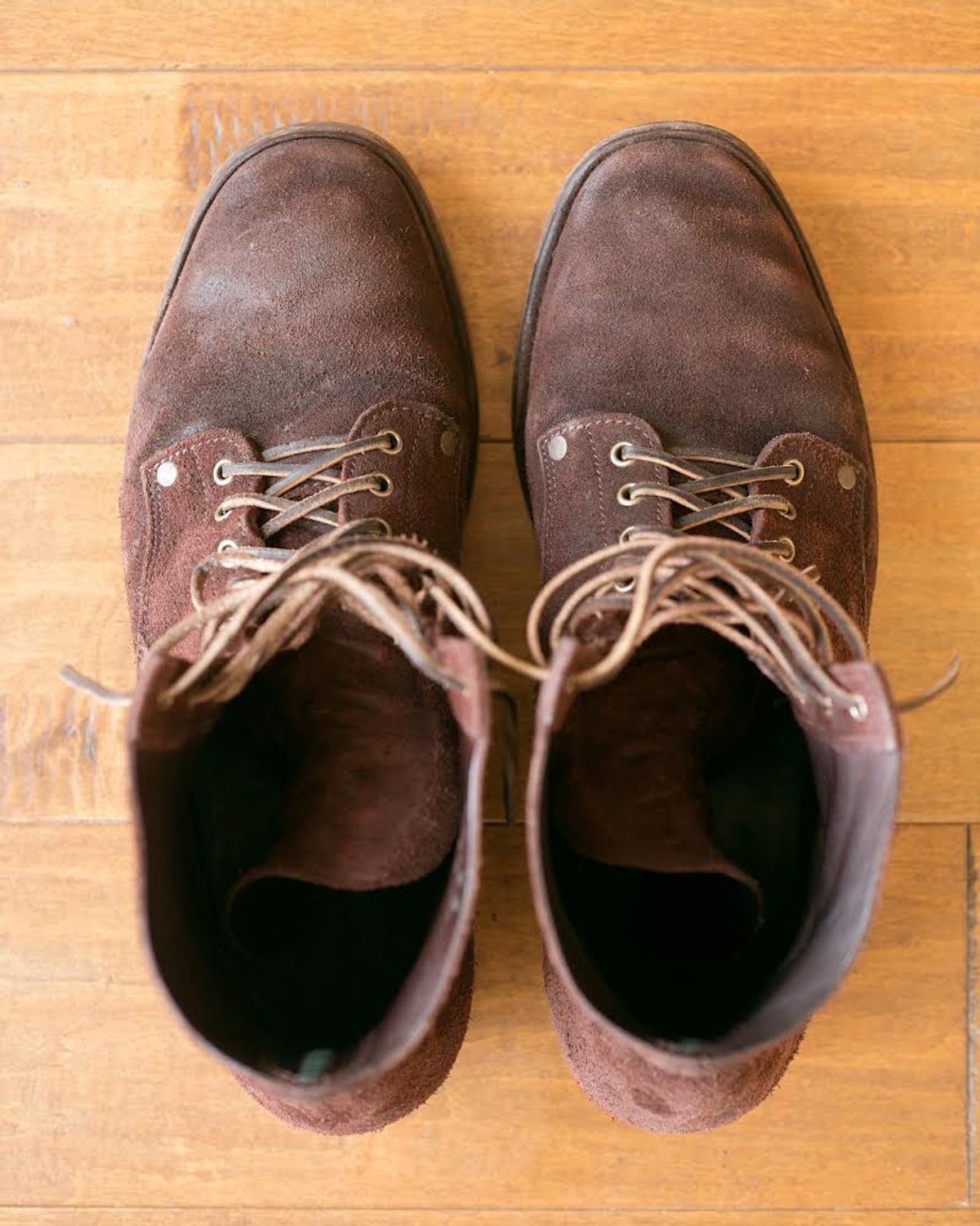 Photo by boootlicker on April 6, 2024 of the NF Bootmaker Fritz Boot in J&FJ Baker Australian Nut Panel Hide Roughout.