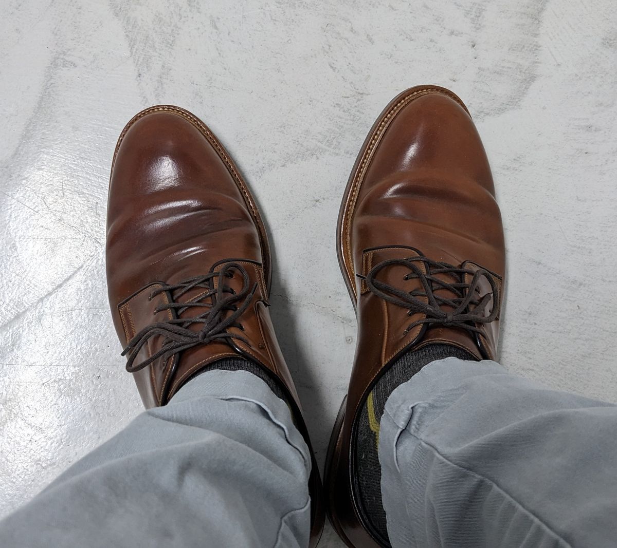 Photo by conicalsquare on April 11, 2023 of the Carmina Plain Toe Blucher Shoes 531 in Horween Natural Shell Cordovan.