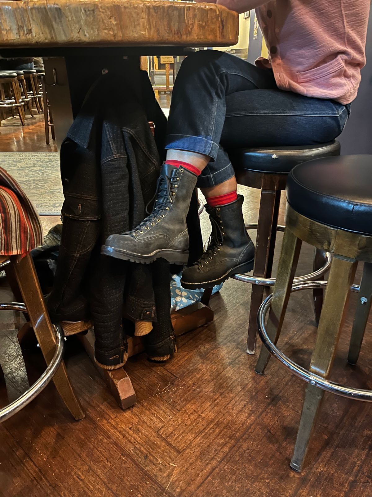Photo by chrisx on October 13, 2023 of the Viberg Rigger in Unknown Leather.