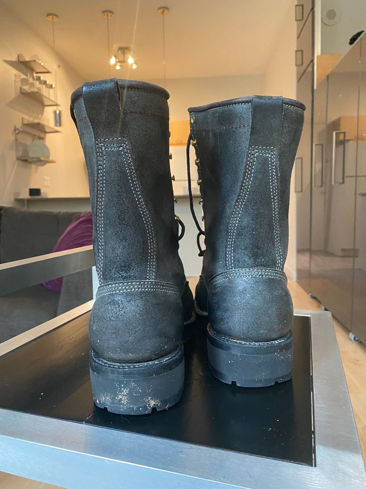 Photo by chrisx on November 3, 2023 of the Viberg Rigger in Unknown Leather.