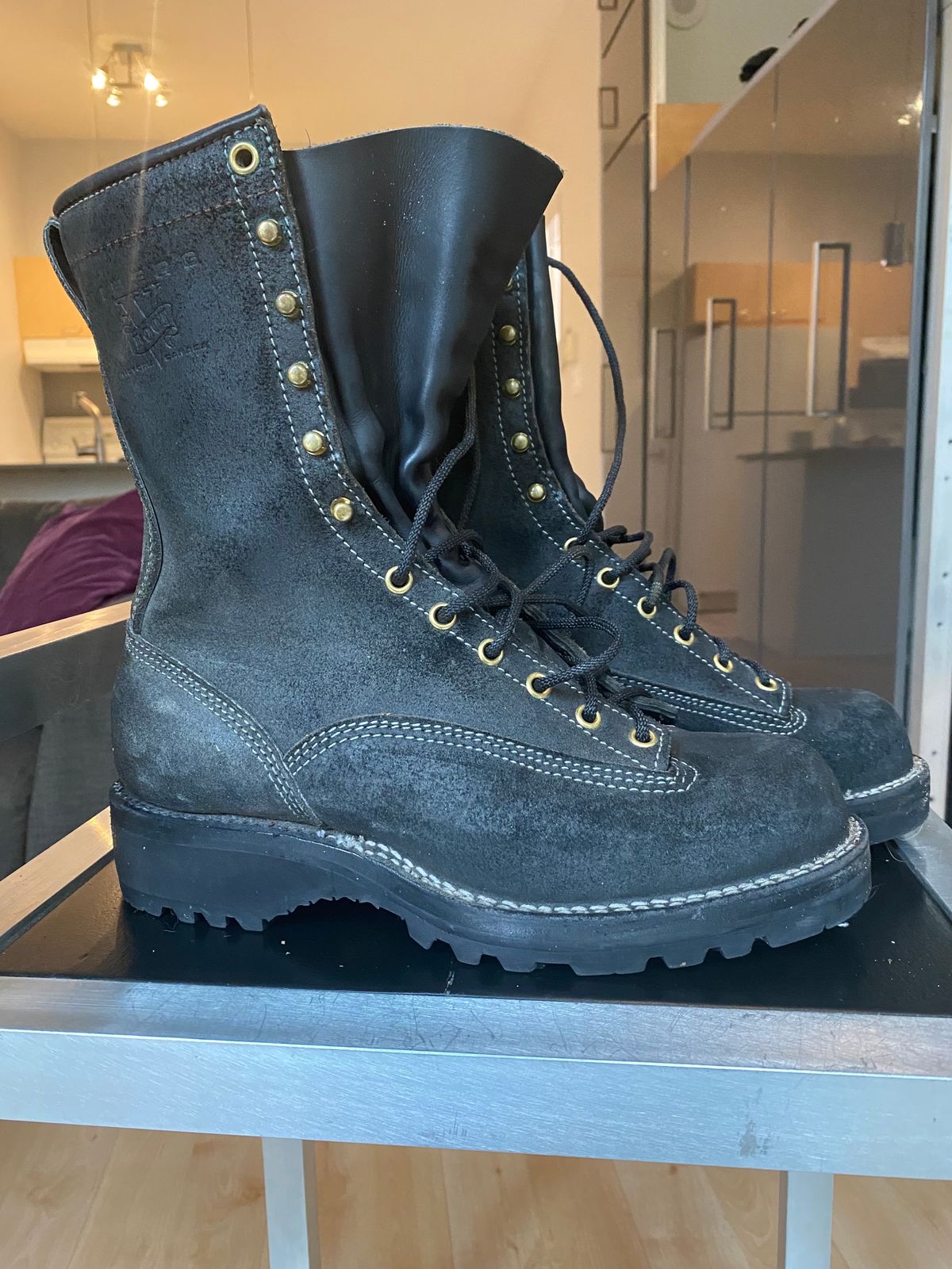Photo by chrisx on November 3, 2023 of the Viberg Rigger in Unknown Leather.