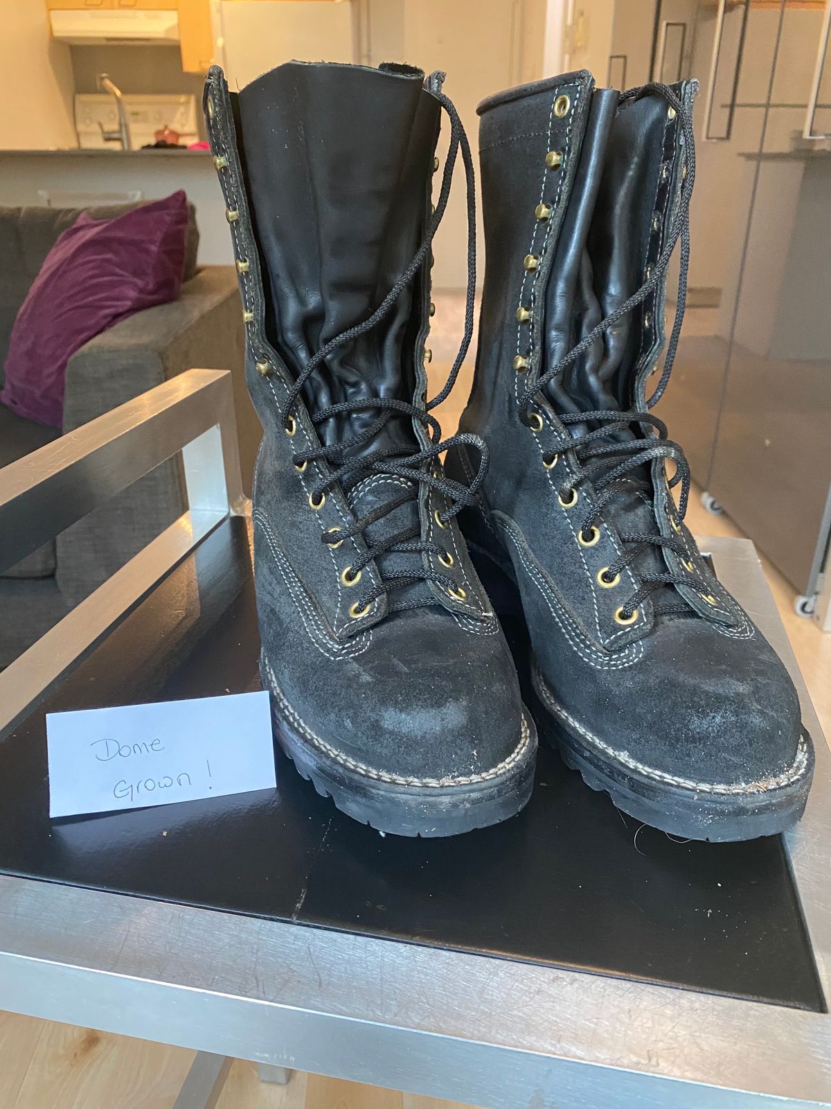 Photo by chrisx on November 3, 2023 of the Viberg Rigger in Unknown Leather.
