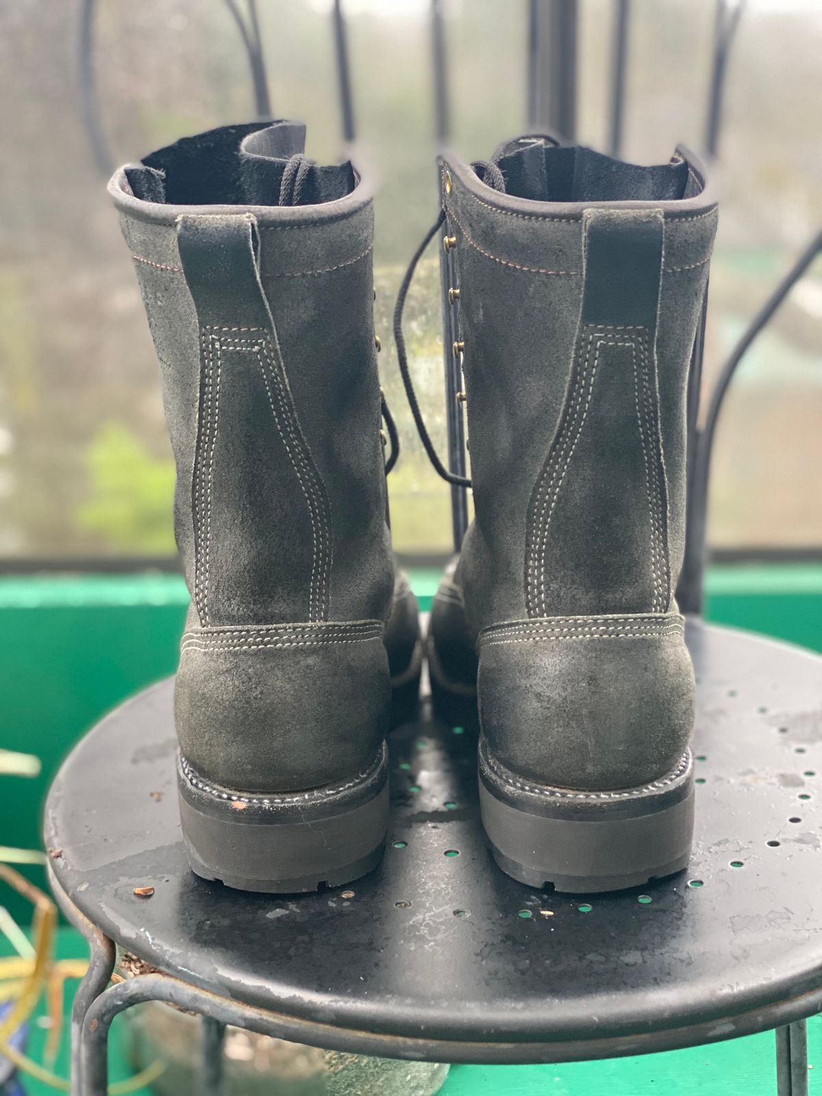 Photo by chrisx on December 4, 2023 of the Viberg Rigger in Unknown Leather.