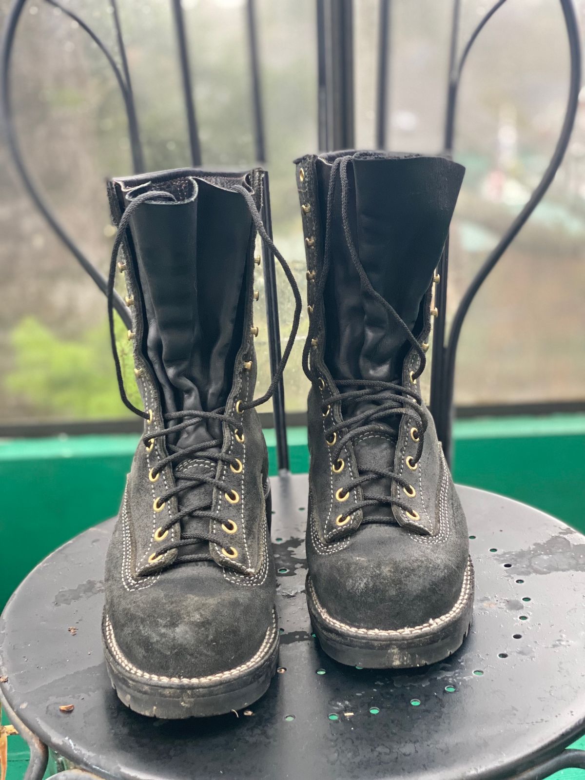 Photo by chrisx on December 4, 2023 of the Viberg Rigger in Unknown Leather.