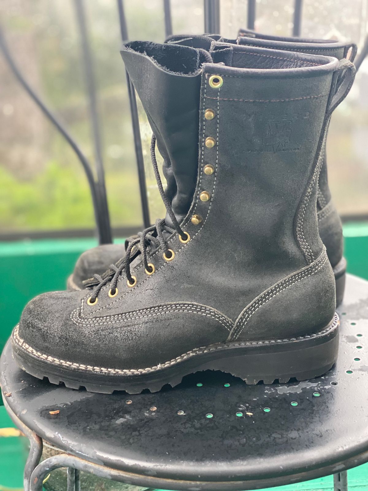 Photo by chrisx on December 4, 2023 of the Viberg Rigger in Unknown Leather.