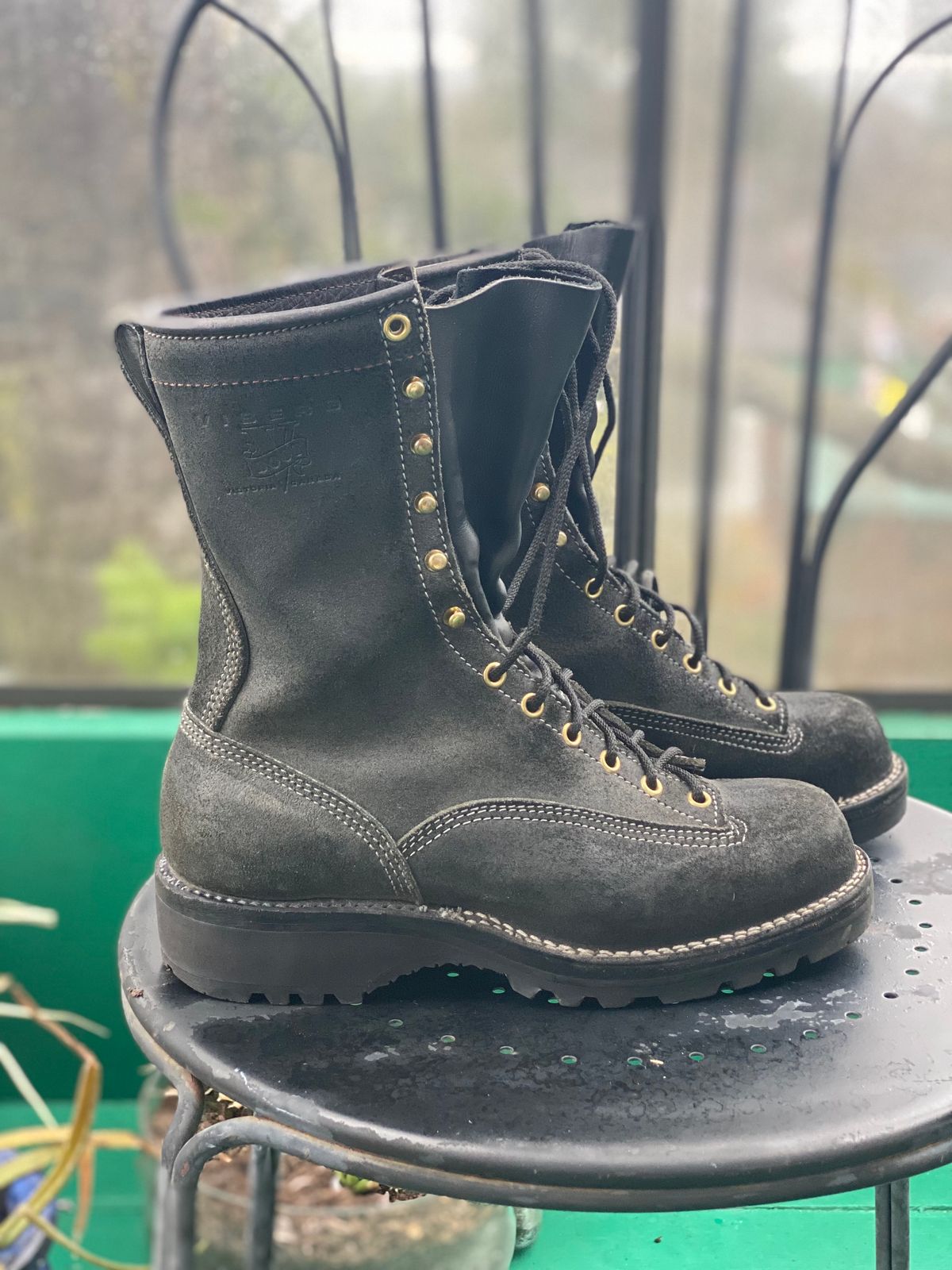 Photo by chrisx on December 4, 2023 of the Viberg Rigger in Unknown Leather.