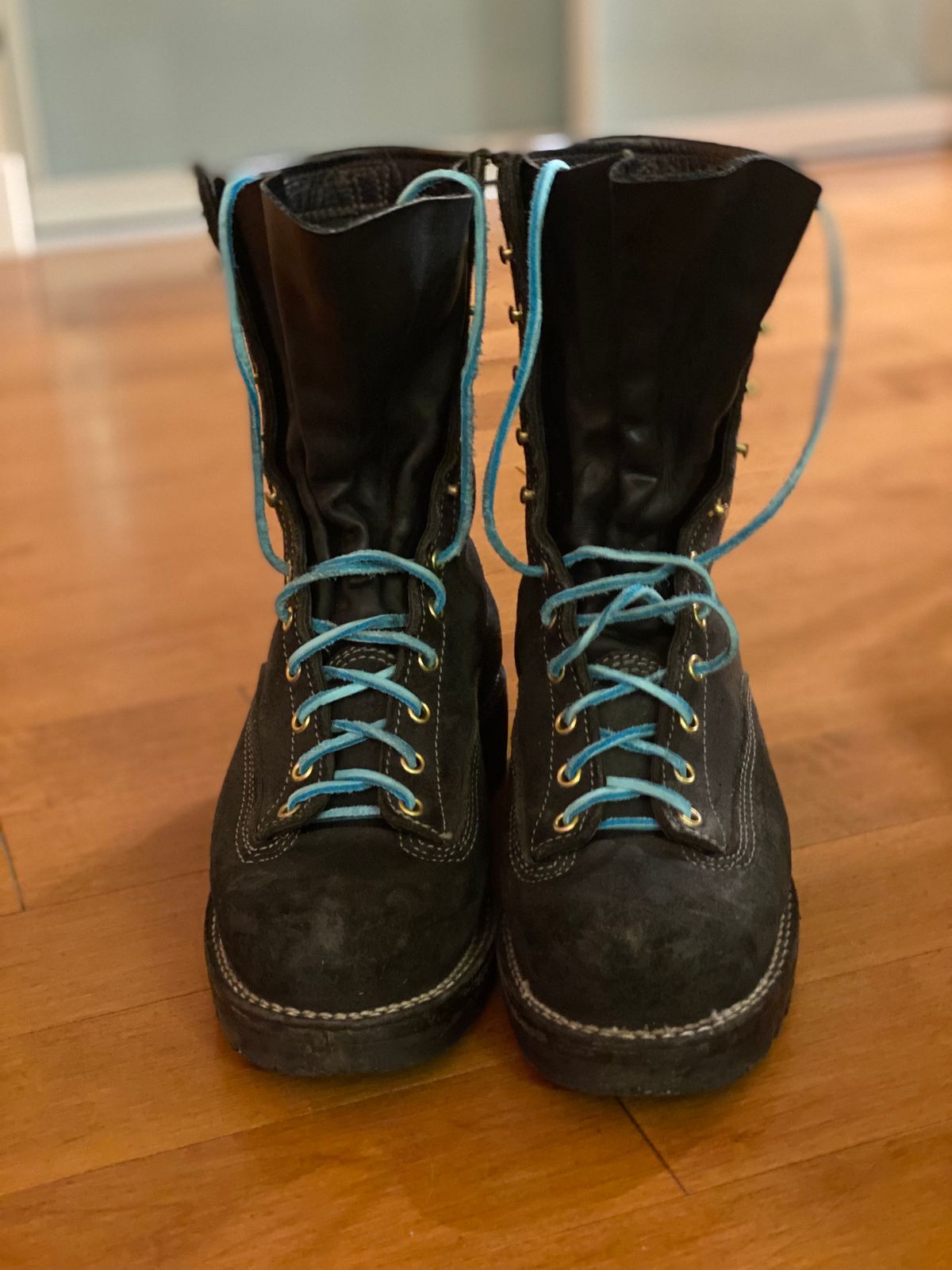 Photo by chrisx on January 4, 2024 of the Viberg Rigger in Unknown Leather.