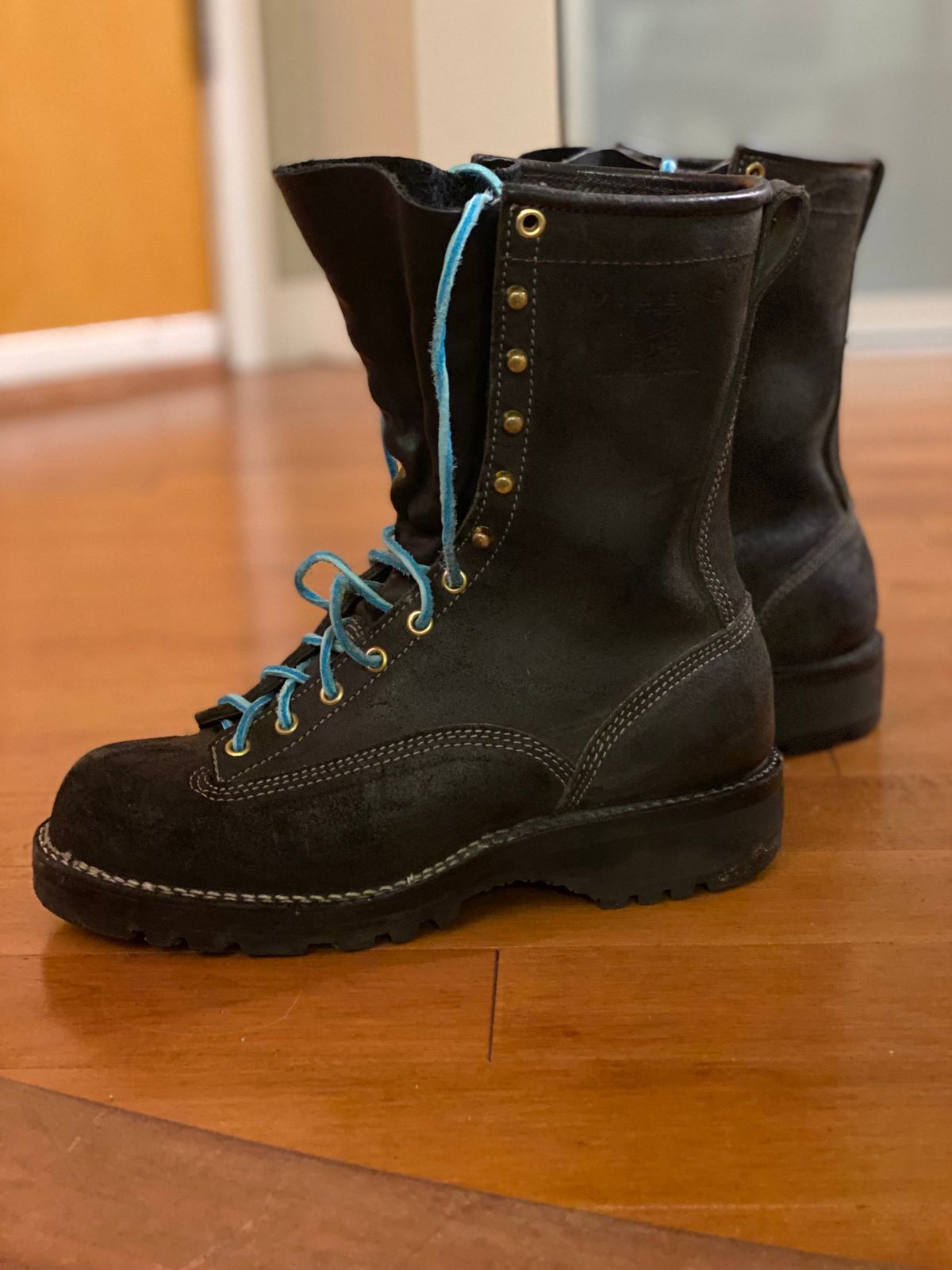 Photo by chrisx on January 4, 2024 of the Viberg Rigger in Unknown Leather.