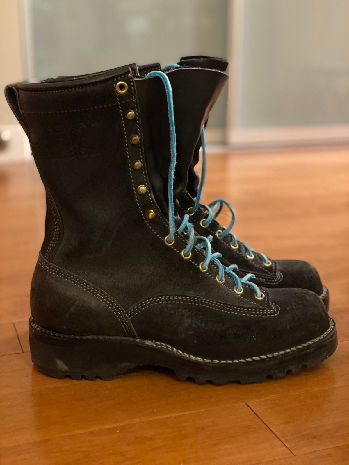 Photo by chrisx on January 4, 2024 of the Viberg Rigger in Unknown Leather.
