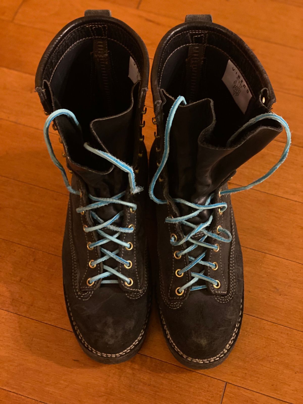 Photo by chrisx on January 4, 2024 of the Viberg Rigger in Unknown Leather.