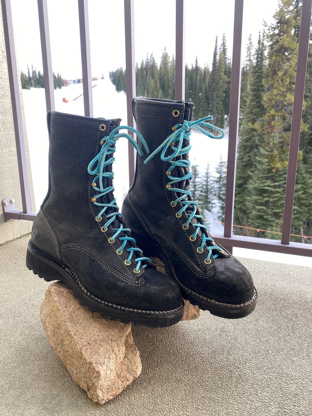 Photo by chrisx on February 2, 2024 of the Viberg Rigger in Unknown Leather.