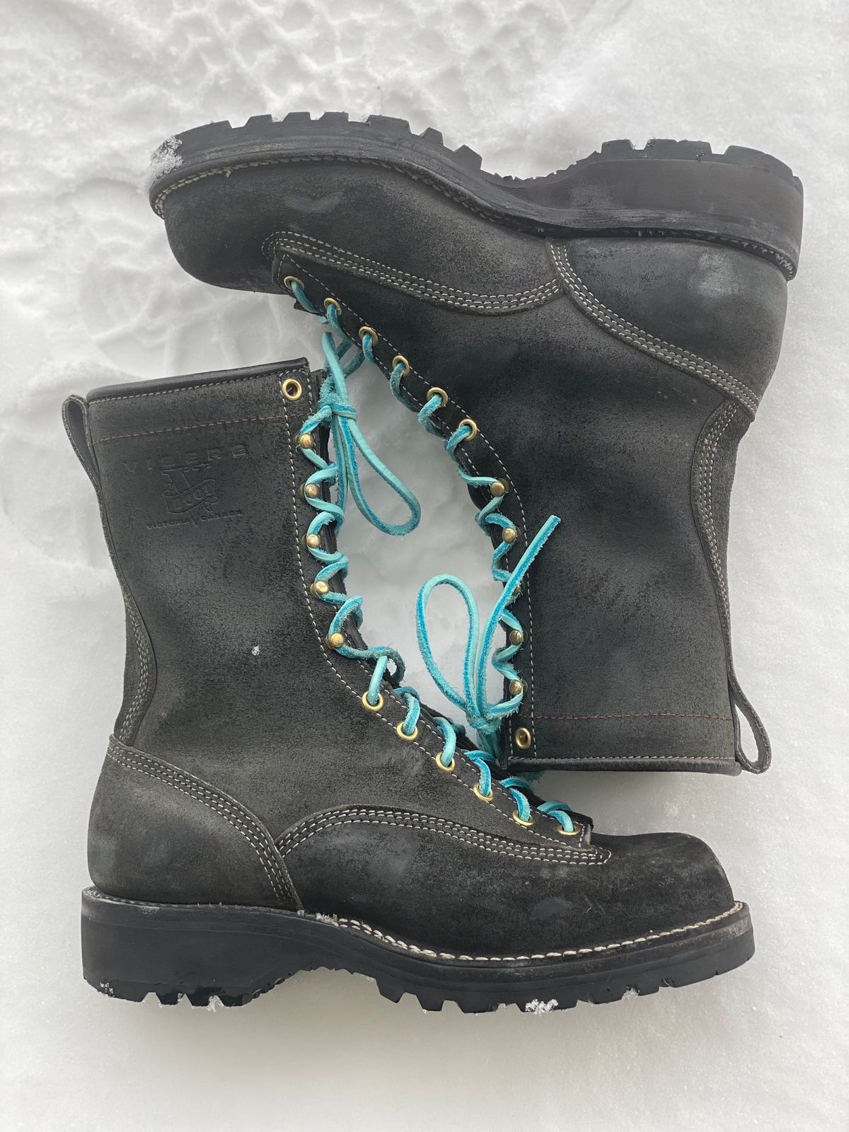 Photo by chrisx on March 1, 2024 of the Viberg Rigger in Unknown Leather.