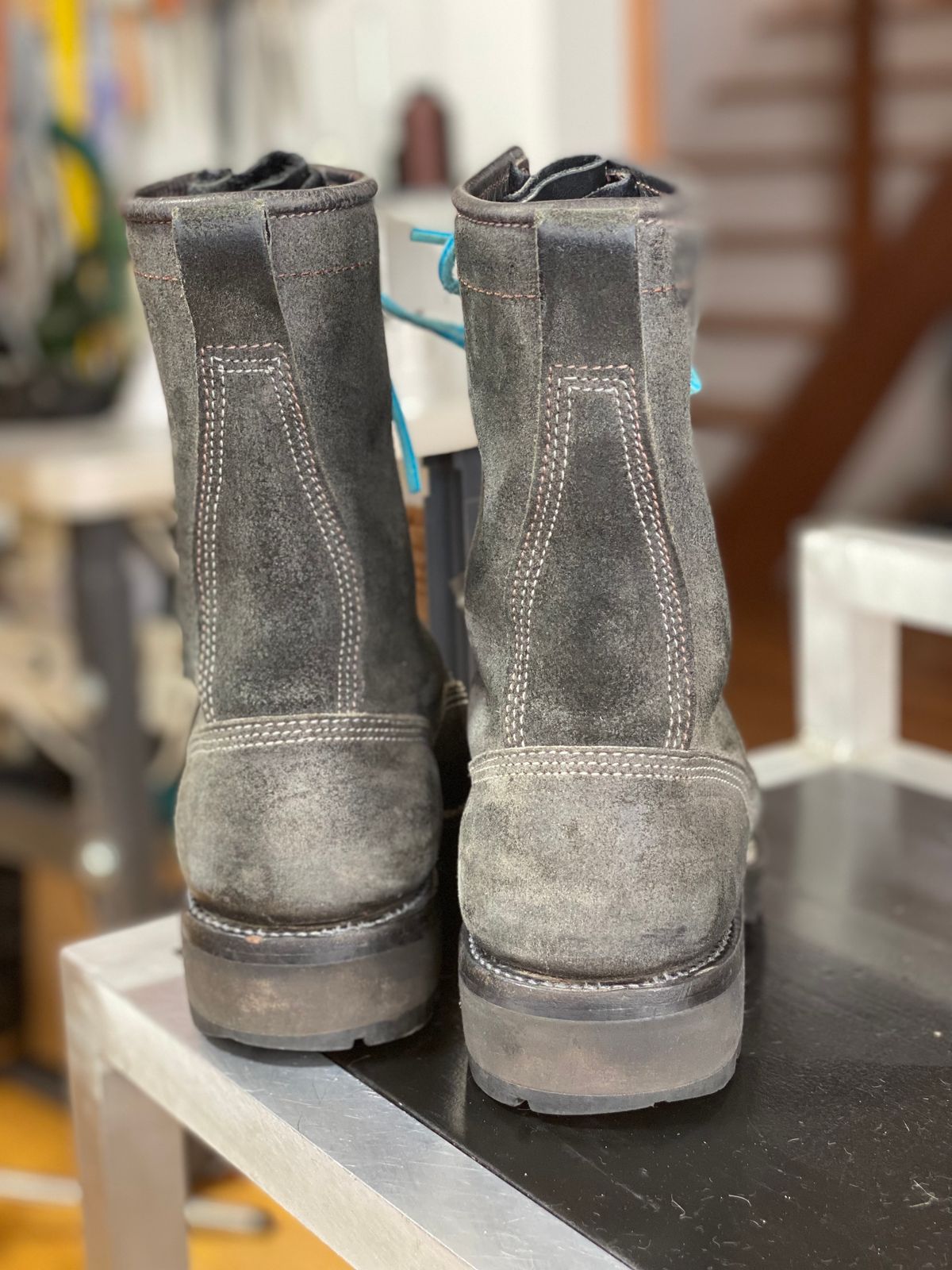 Photo by chrisx on April 3, 2024 of the Viberg Rigger in Unknown Leather.