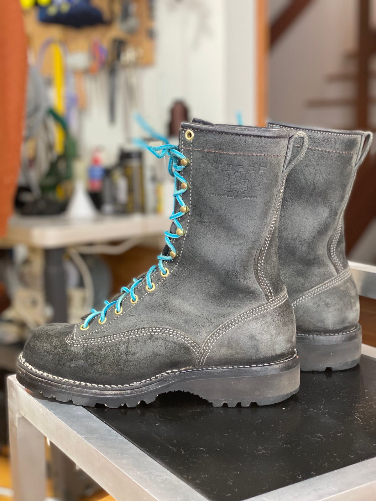 Photo by chrisx on April 3, 2024 of the Viberg Rigger in Unknown Leather.